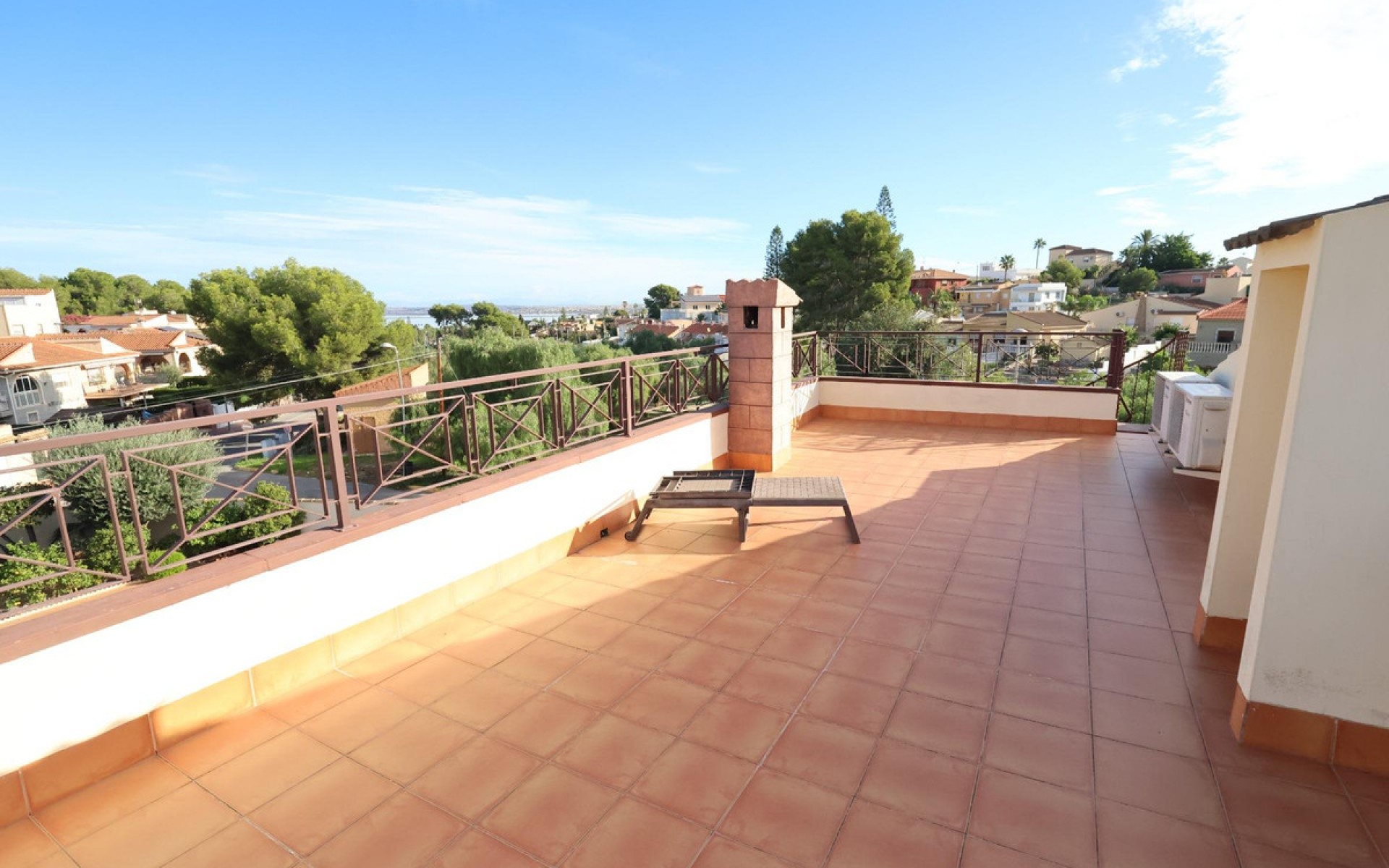 Resale - Villa - Torrevieja - Torrevieja Centro