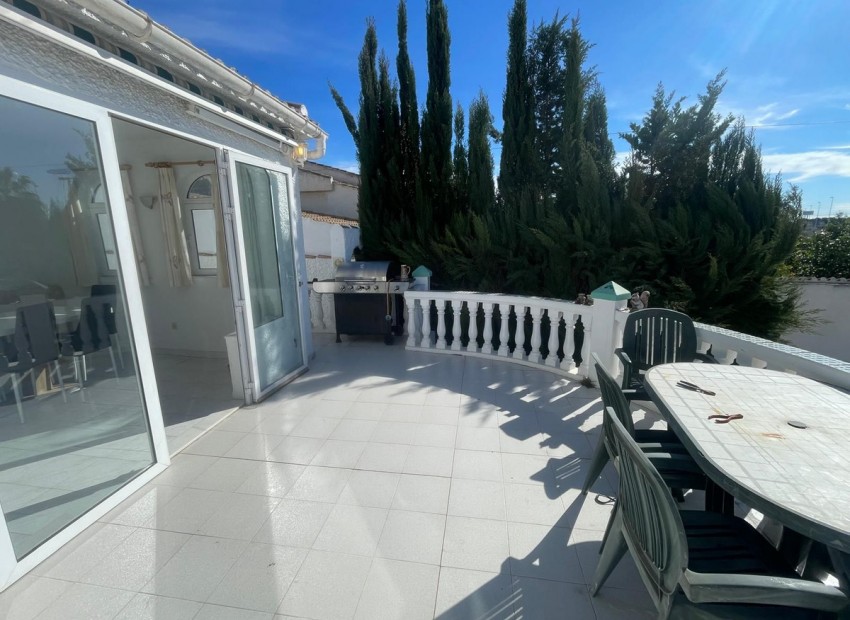 Resale - Villa - Torrevieja - Torrevieja Centro