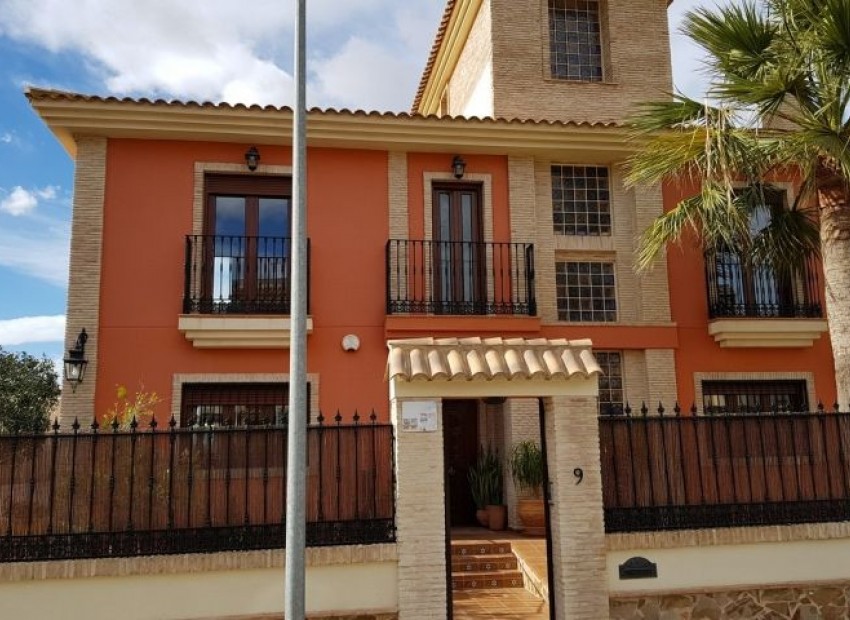 Resale - Villa - Torrevieja - Torrevieja Centro