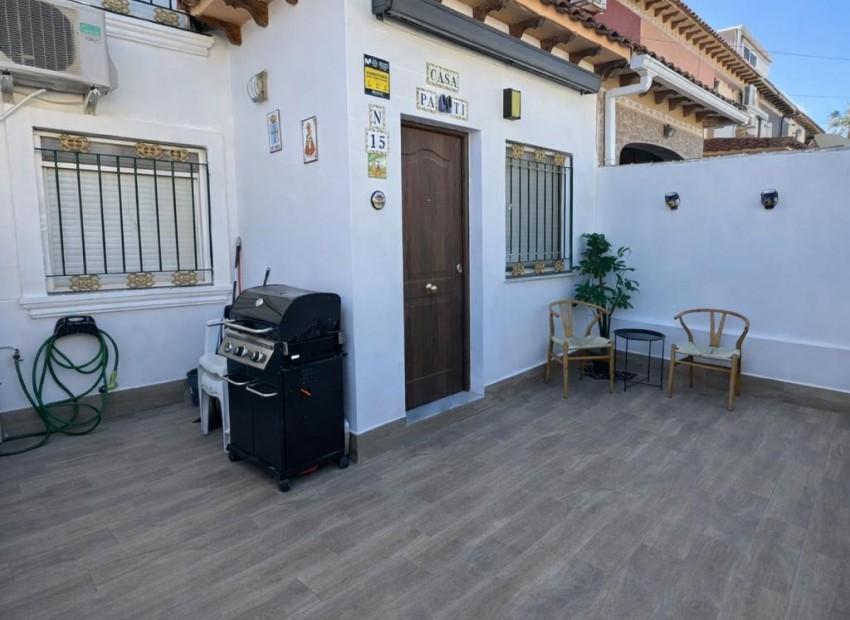 Resale - Villa - Torrevieja - Torrevieja Centro