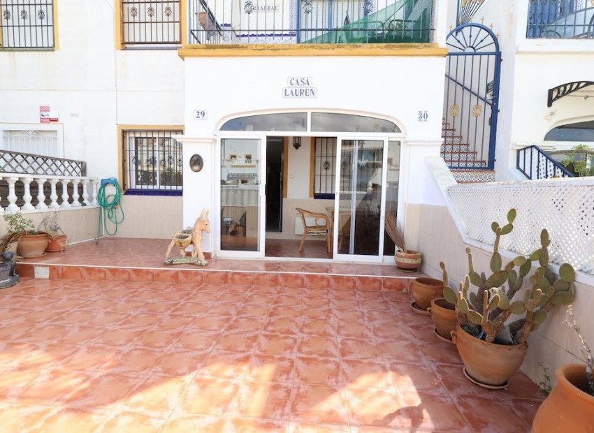 Resale - Villa - Torrevieja - Torrevieja Centro