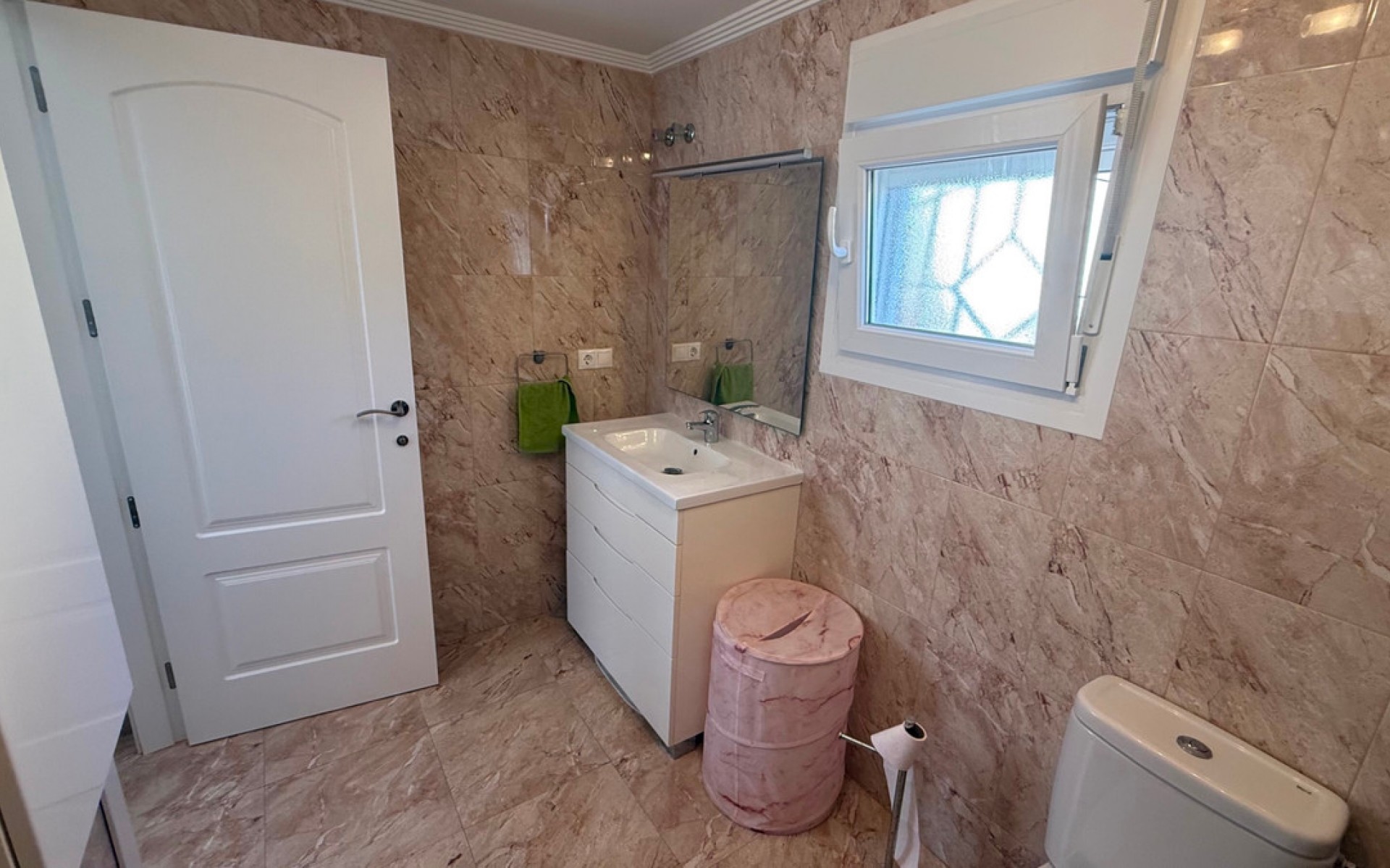 Resale - Villa - Torrevieja - Torrevieja Centro