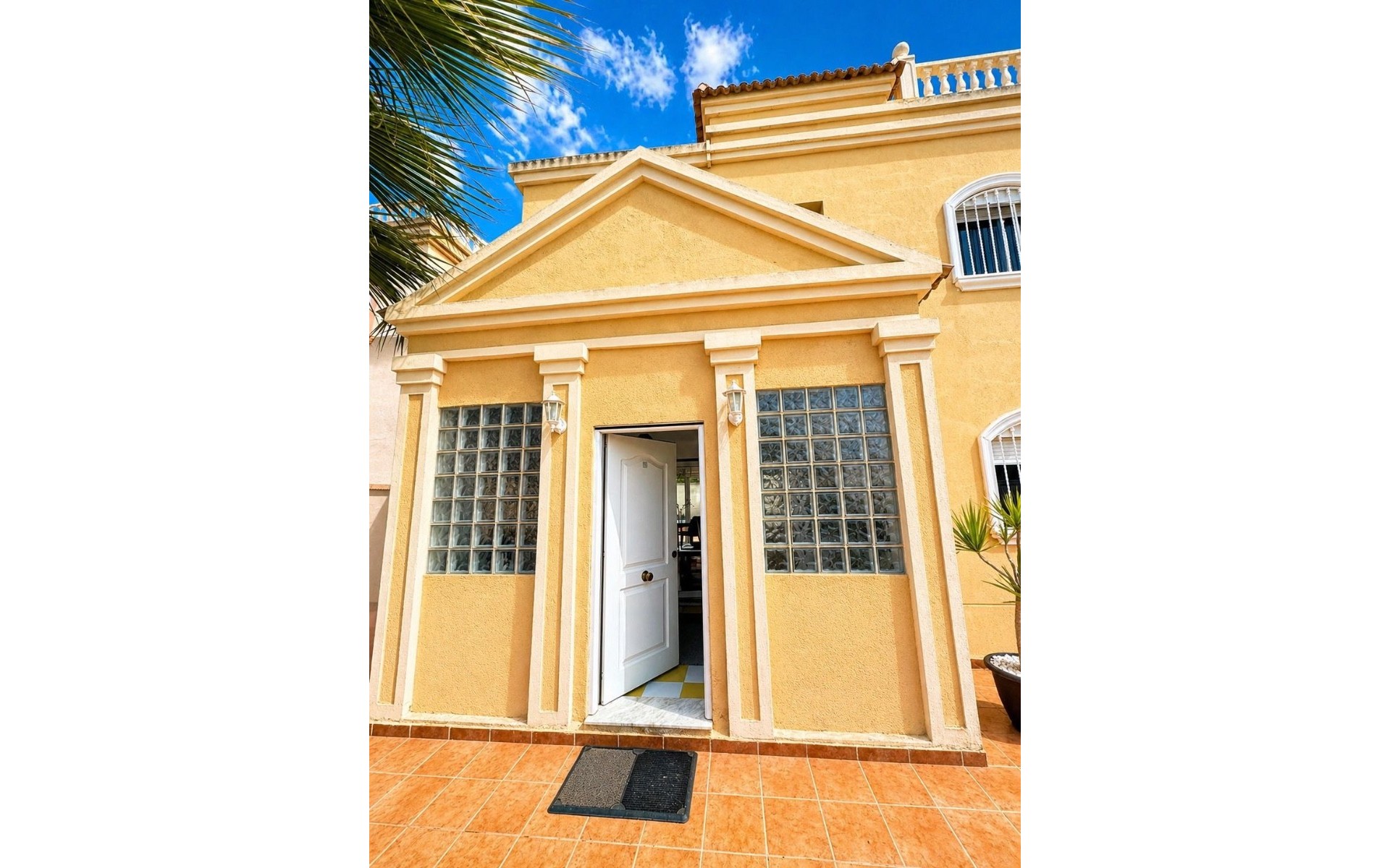 Resale - Villa - Torrevieja - Torrevieja Centro