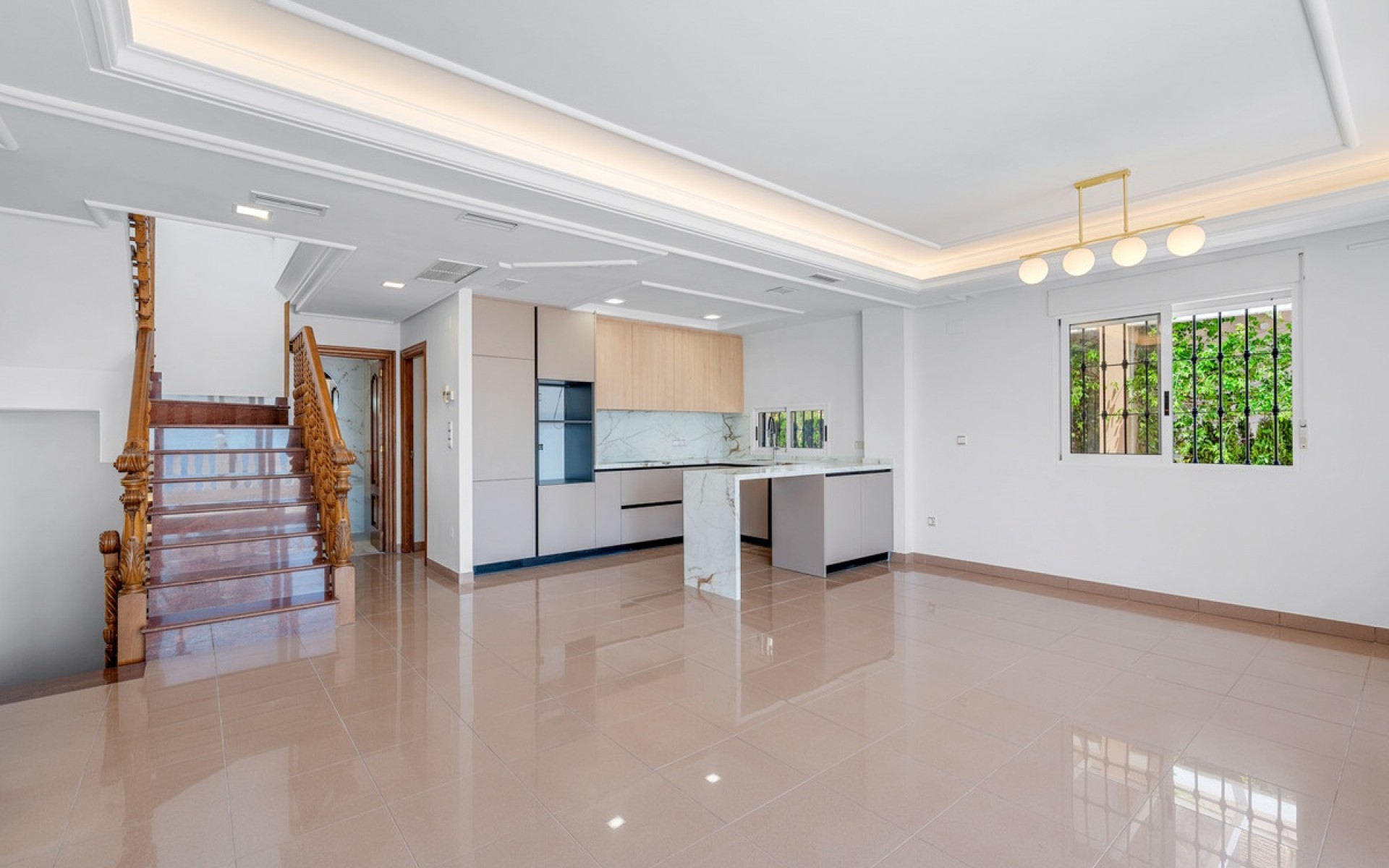Resale - Villa - Torrevieja - Torrevieja Centro