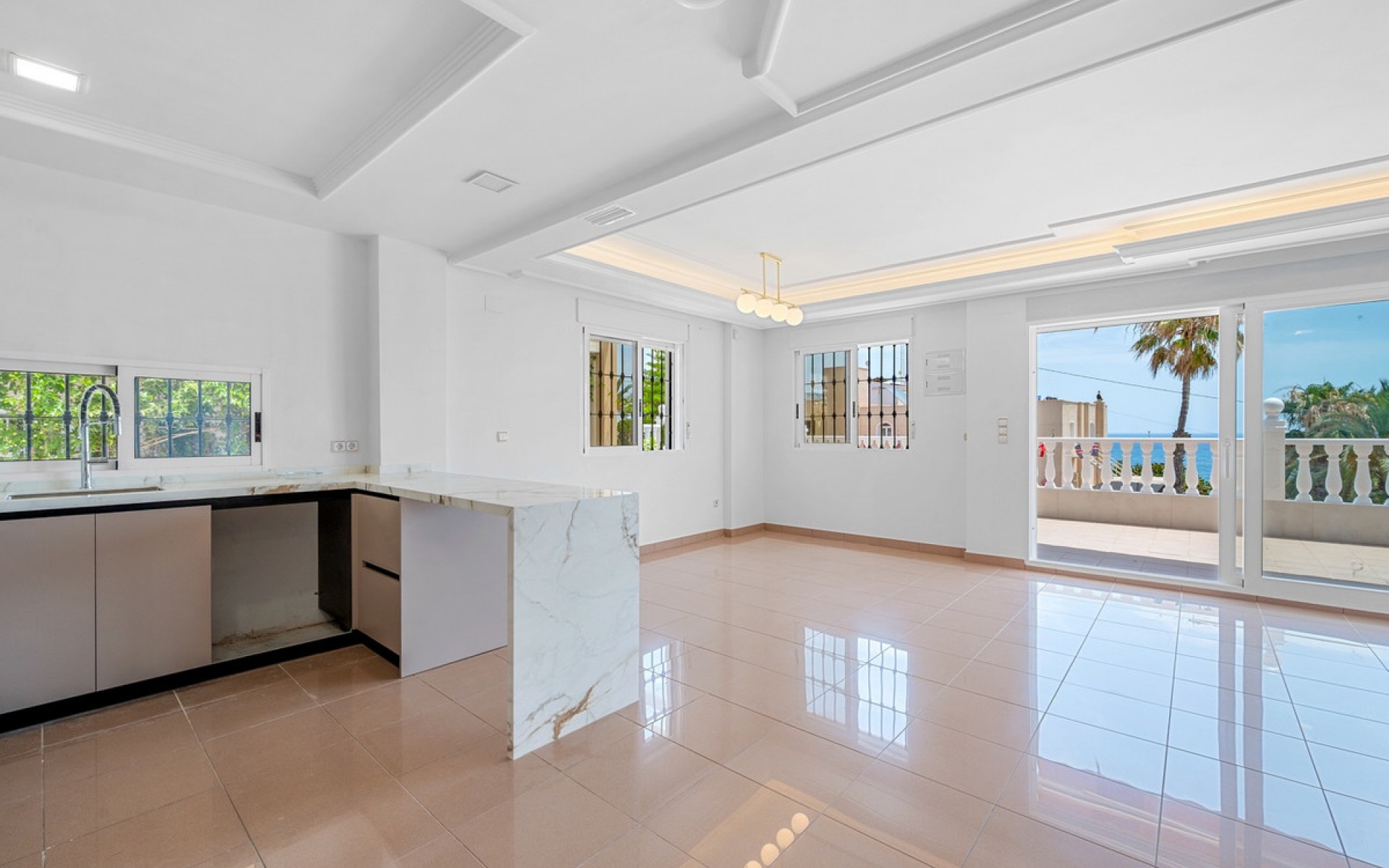 Resale - Villa - Torrevieja - Torrevieja Centro