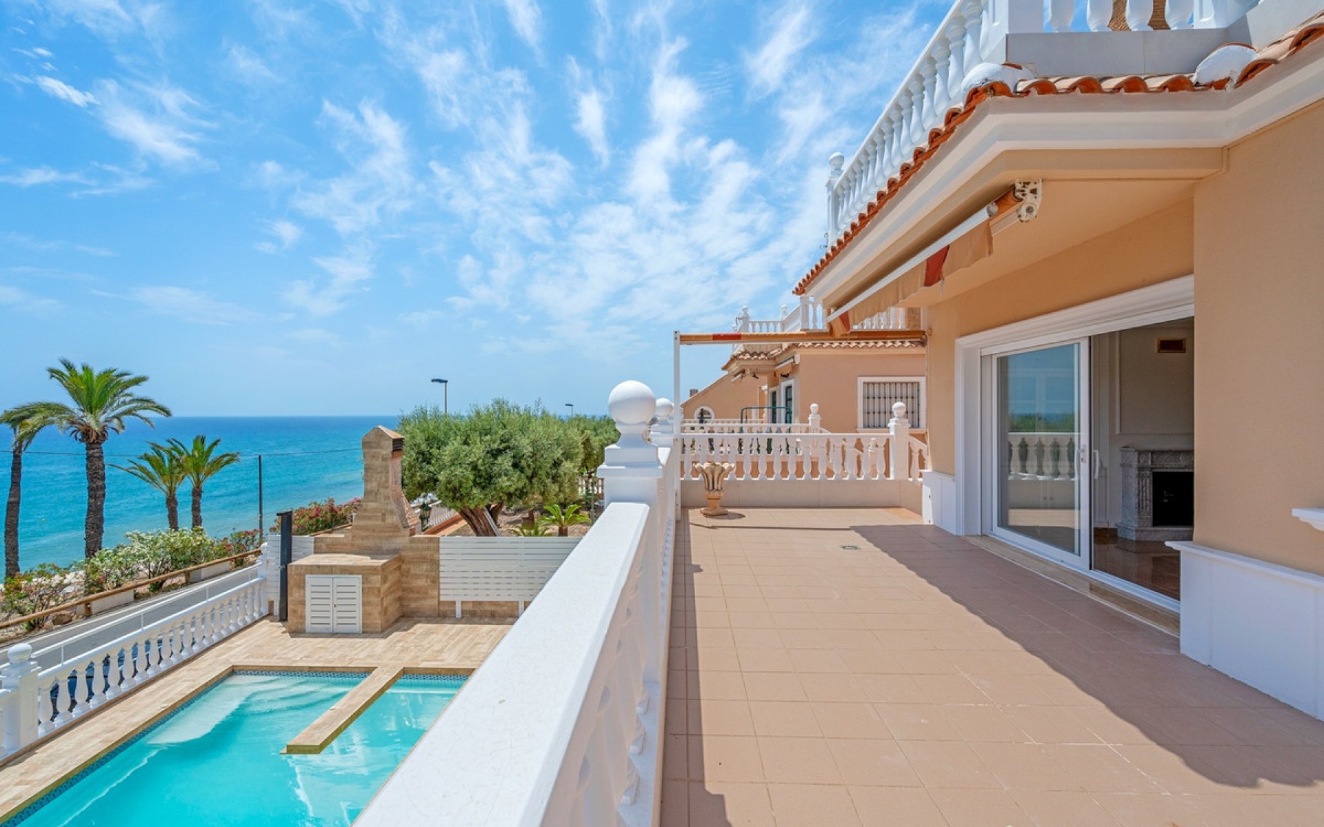 Resale - Villa - Torrevieja - Torrevieja Centro
