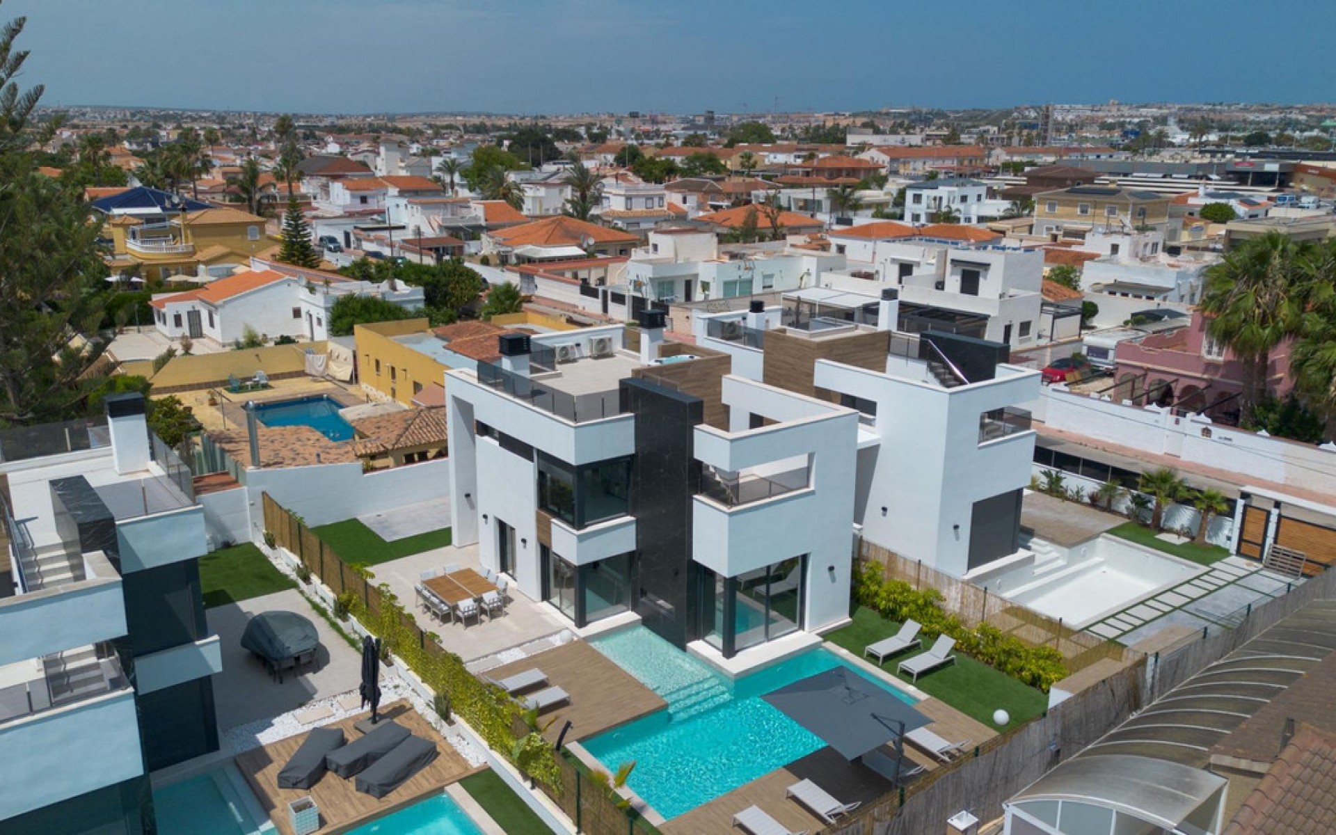 Resale - Villa - Torrevieja - Torrevieja Centro