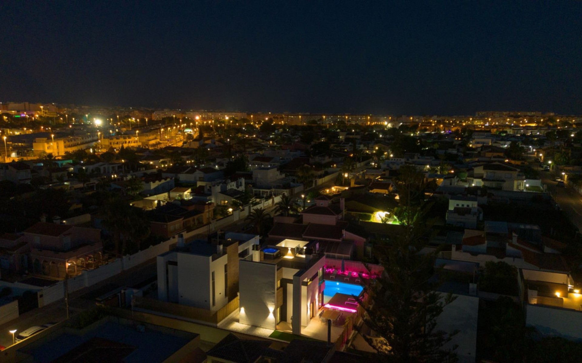 Resale - Villa - Torrevieja - Torrevieja Centro