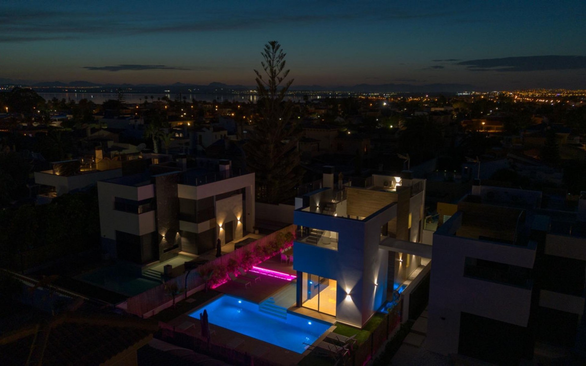 Resale - Villa - Torrevieja - Torrevieja Centro