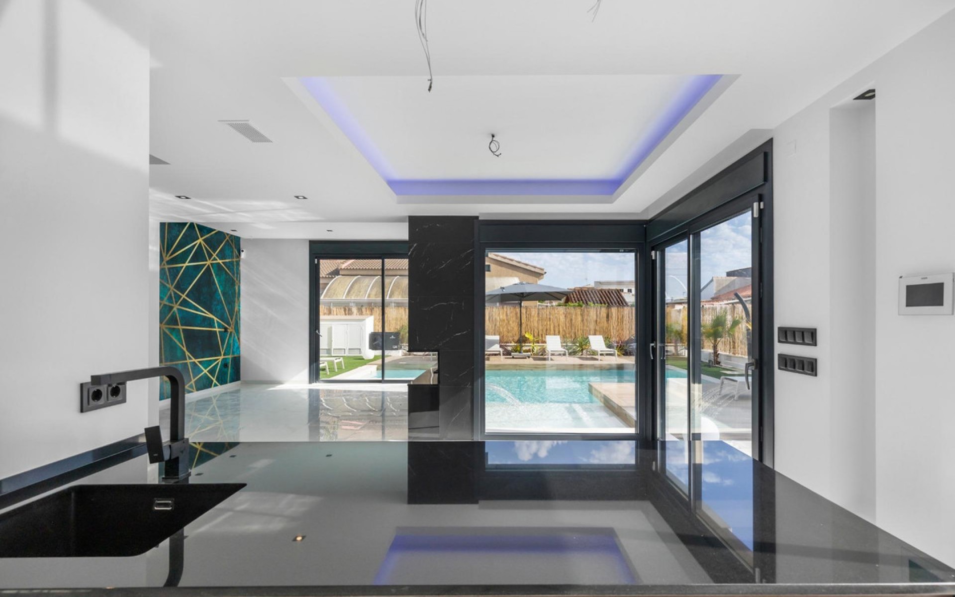Resale - Villa - Torrevieja - Torrevieja Centro