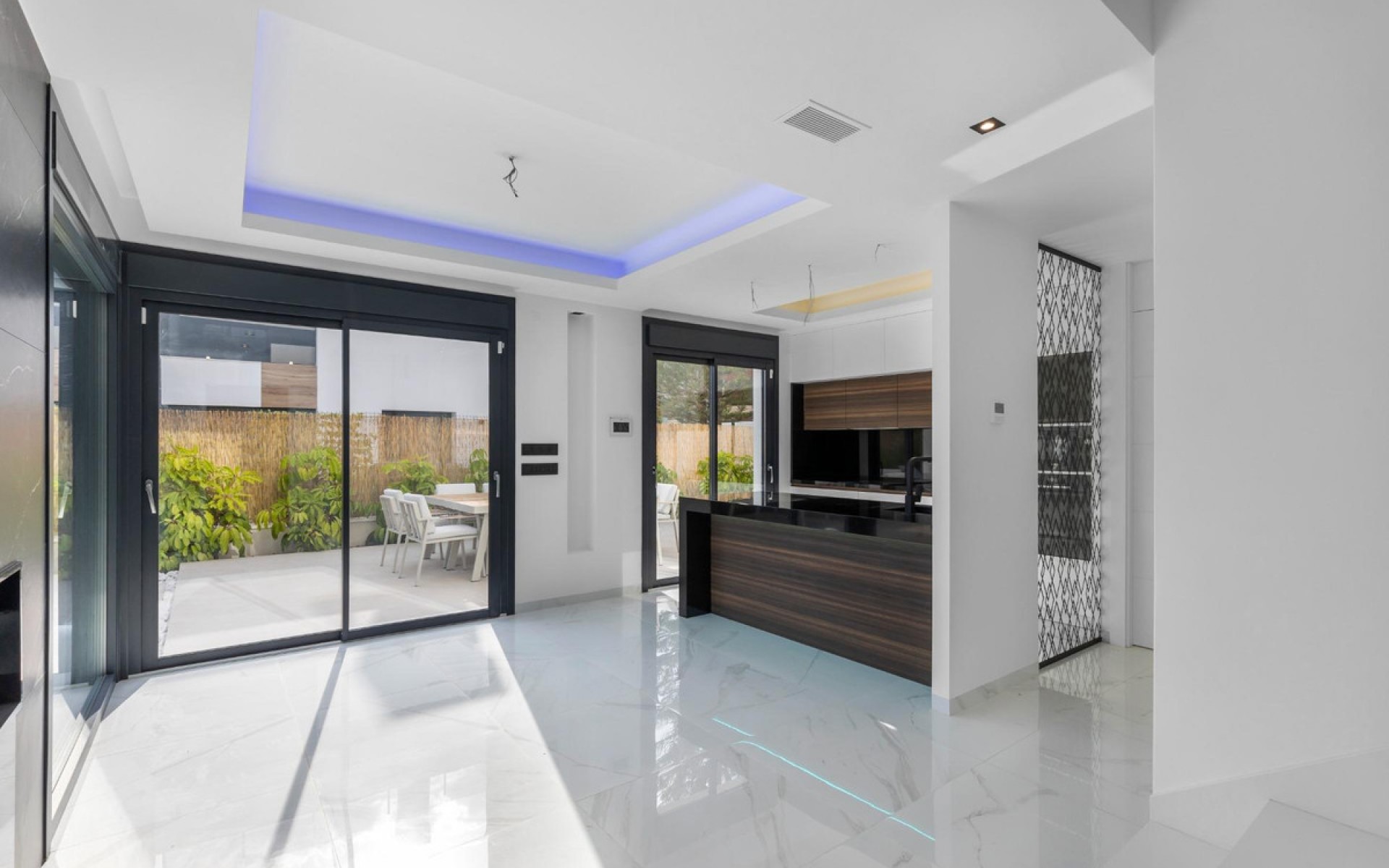 Resale - Villa - Torrevieja - Torrevieja Centro