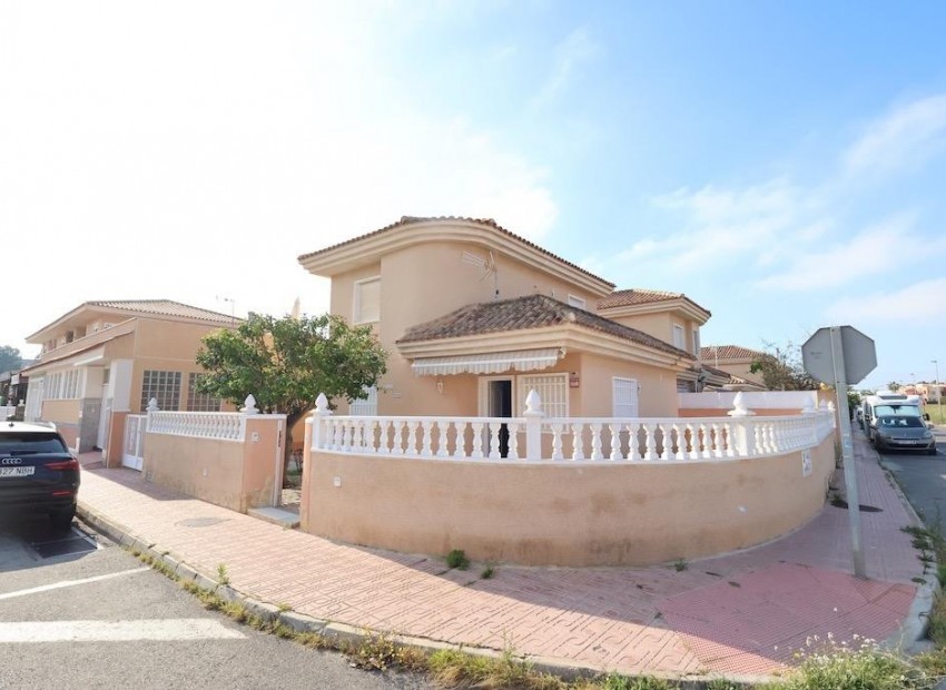 Resale - Villa - Torrevieja - Torrevieja Centro