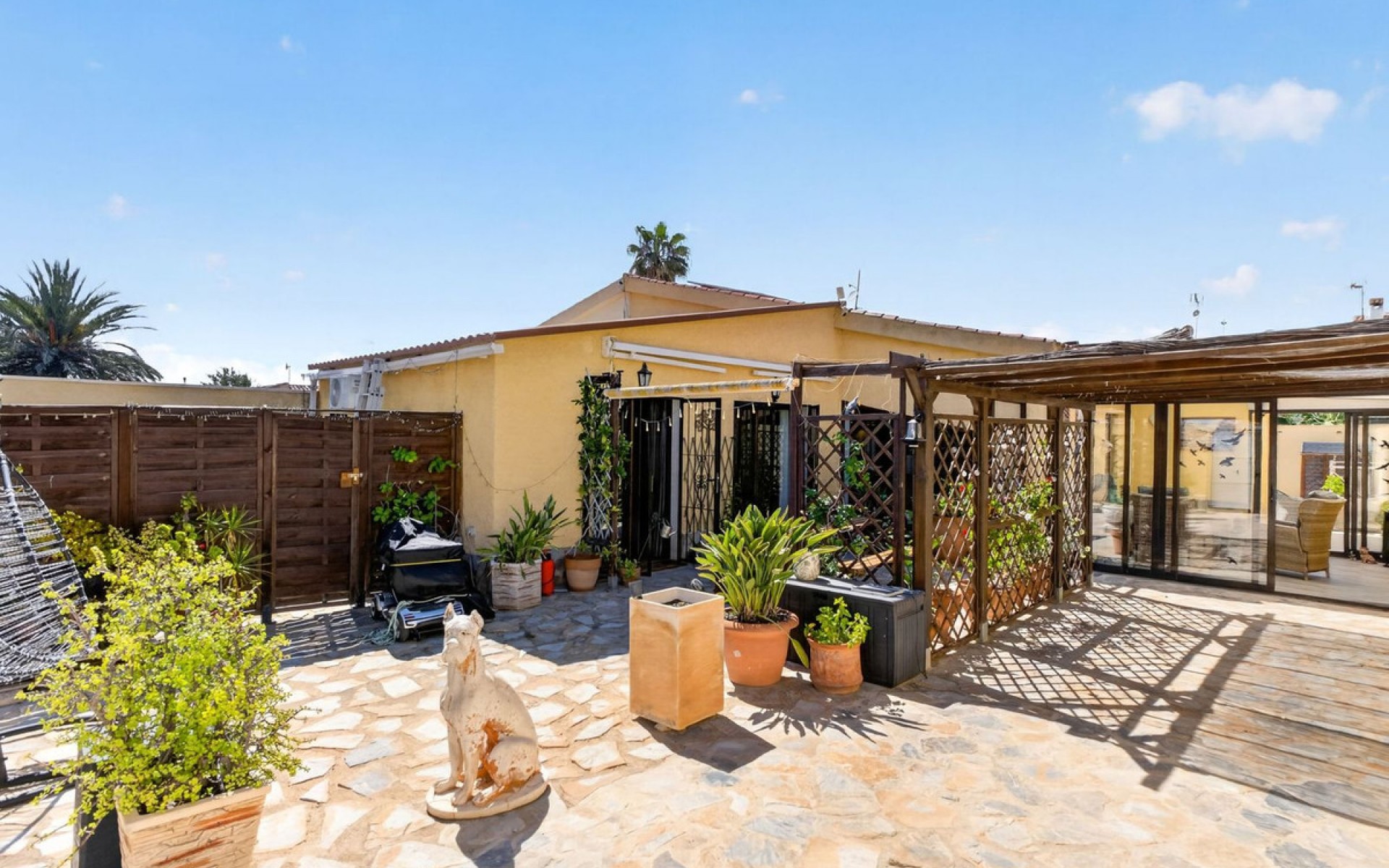 Resale - Villa - Torrevieja - Torrevieja Centro