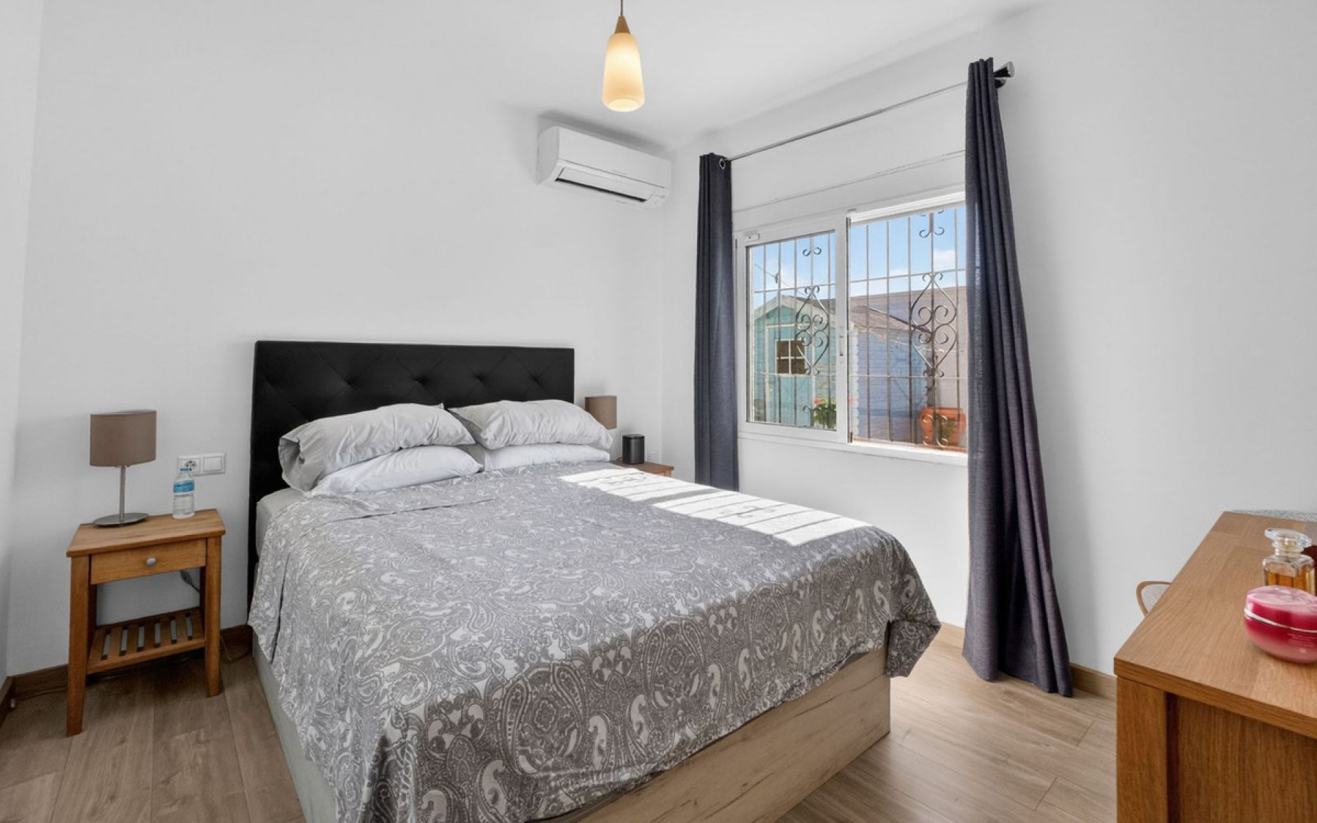 Resale - Villa - Torrevieja - Torrevieja Centro
