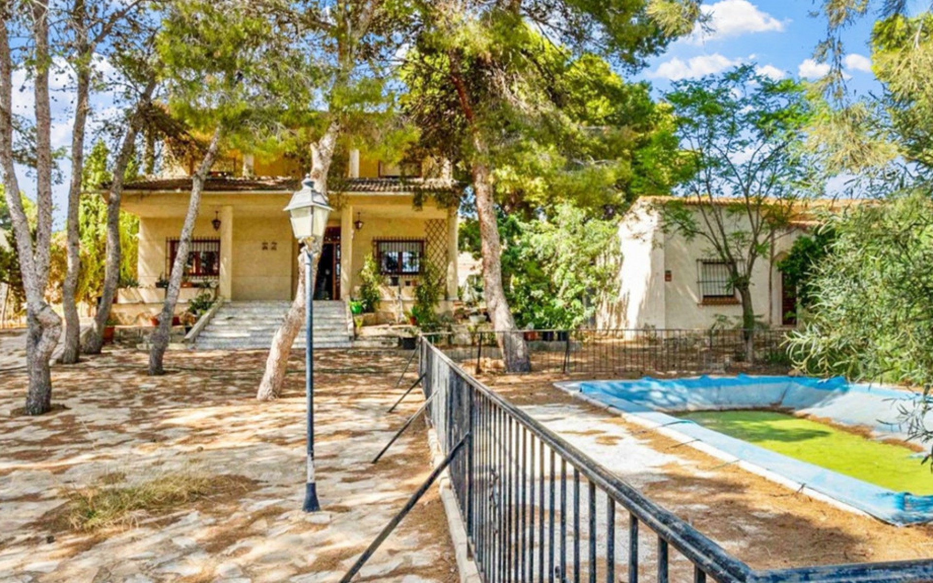 Resale - Villa - Torrevieja - Torrevieja Centro