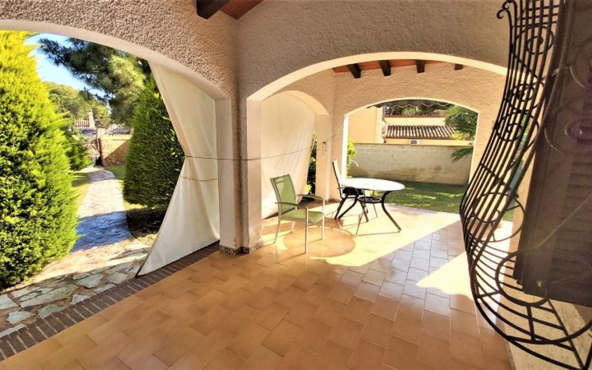 Resale - Villa - Torrevieja - Torrevieja Centro