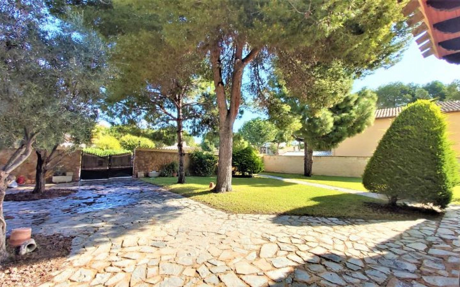 Resale - Villa - Torrevieja - Torrevieja Centro