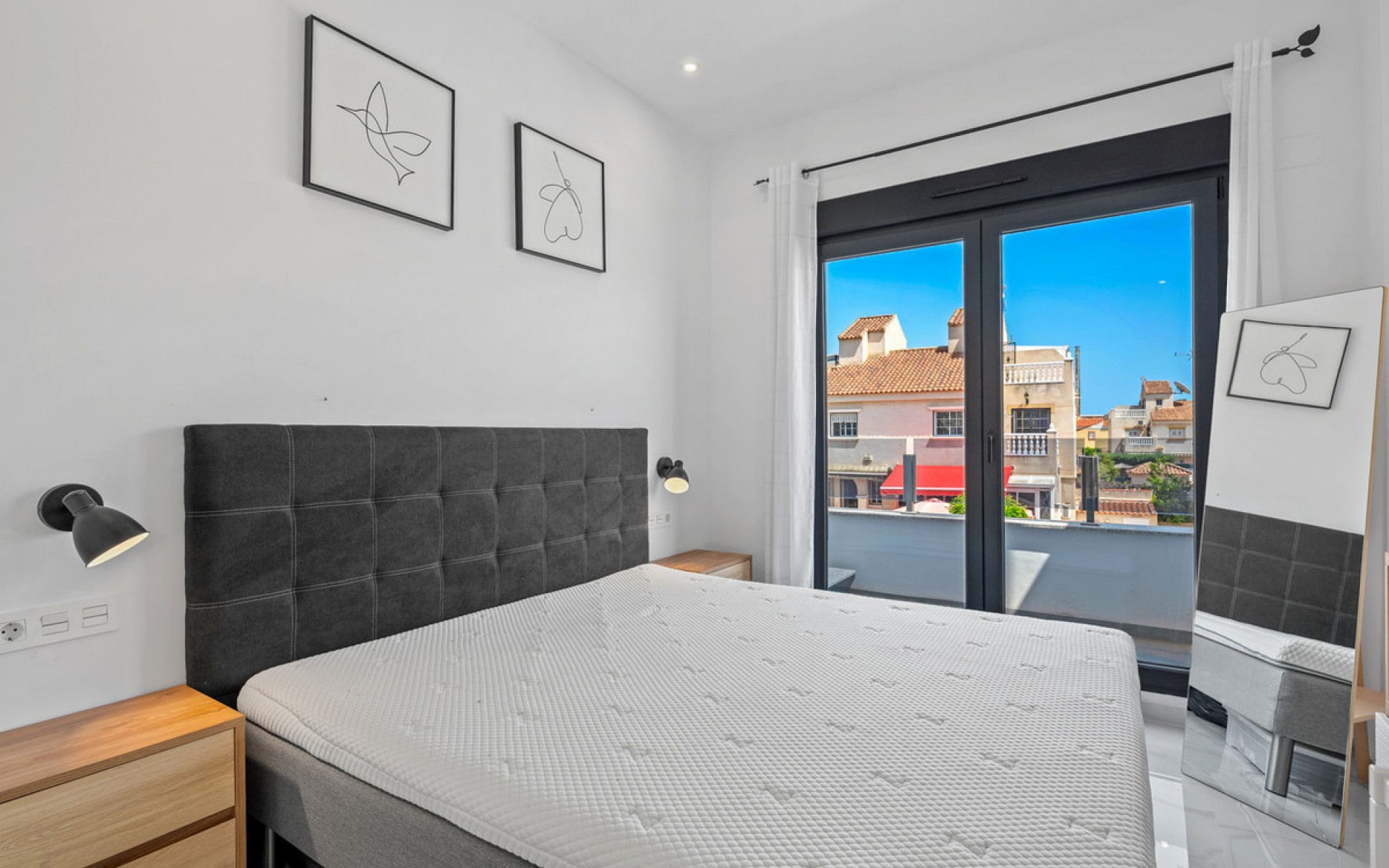 Resale - Villa - Torrevieja - Torrevieja Centro