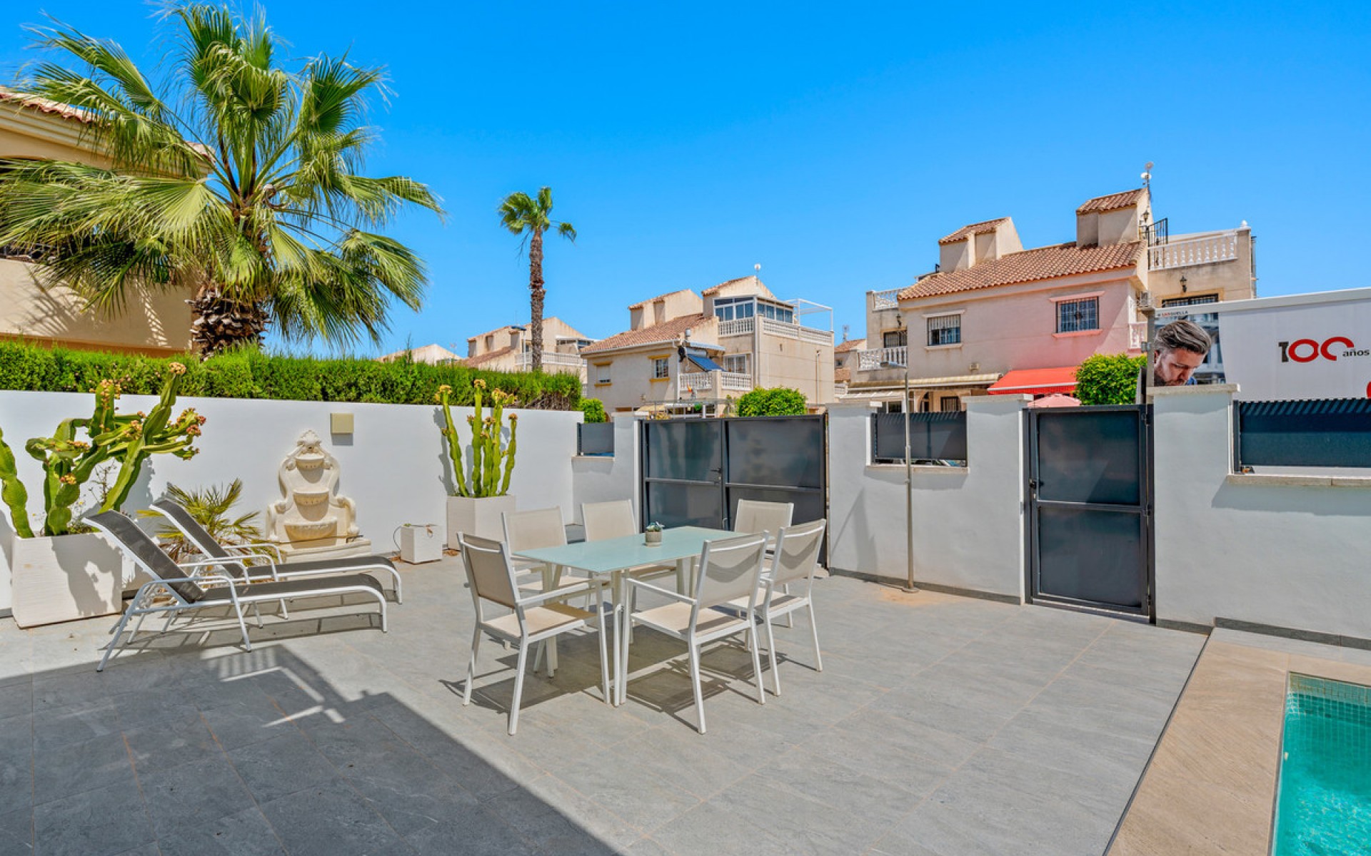 Resale - Villa - Torrevieja - Torrevieja Centro