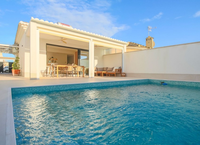 Resale - Villa - Torrevieja - Torrevieja Centro