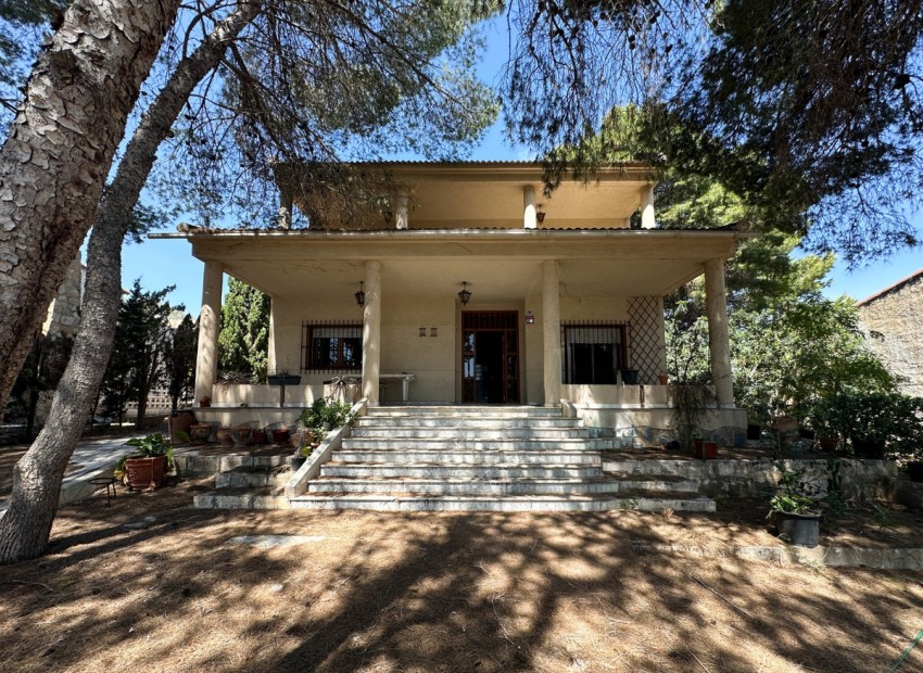 Resale - Villa - Torrevieja - Torrevieja Centro