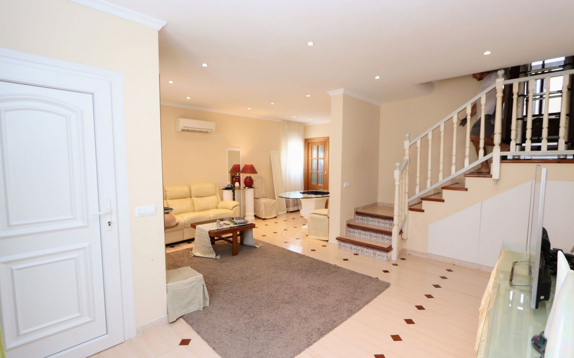 Resale - Villa - Torrevieja - Torrevieja Centro