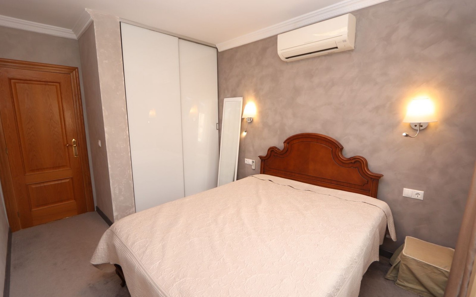 Resale - Villa - Torrevieja - Torrevieja Centro