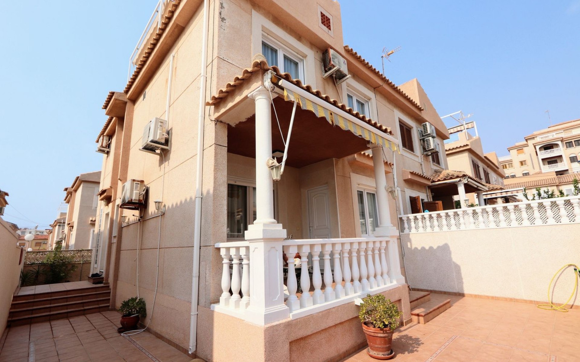Resale - Villa - Torrevieja - Torrevieja Centro