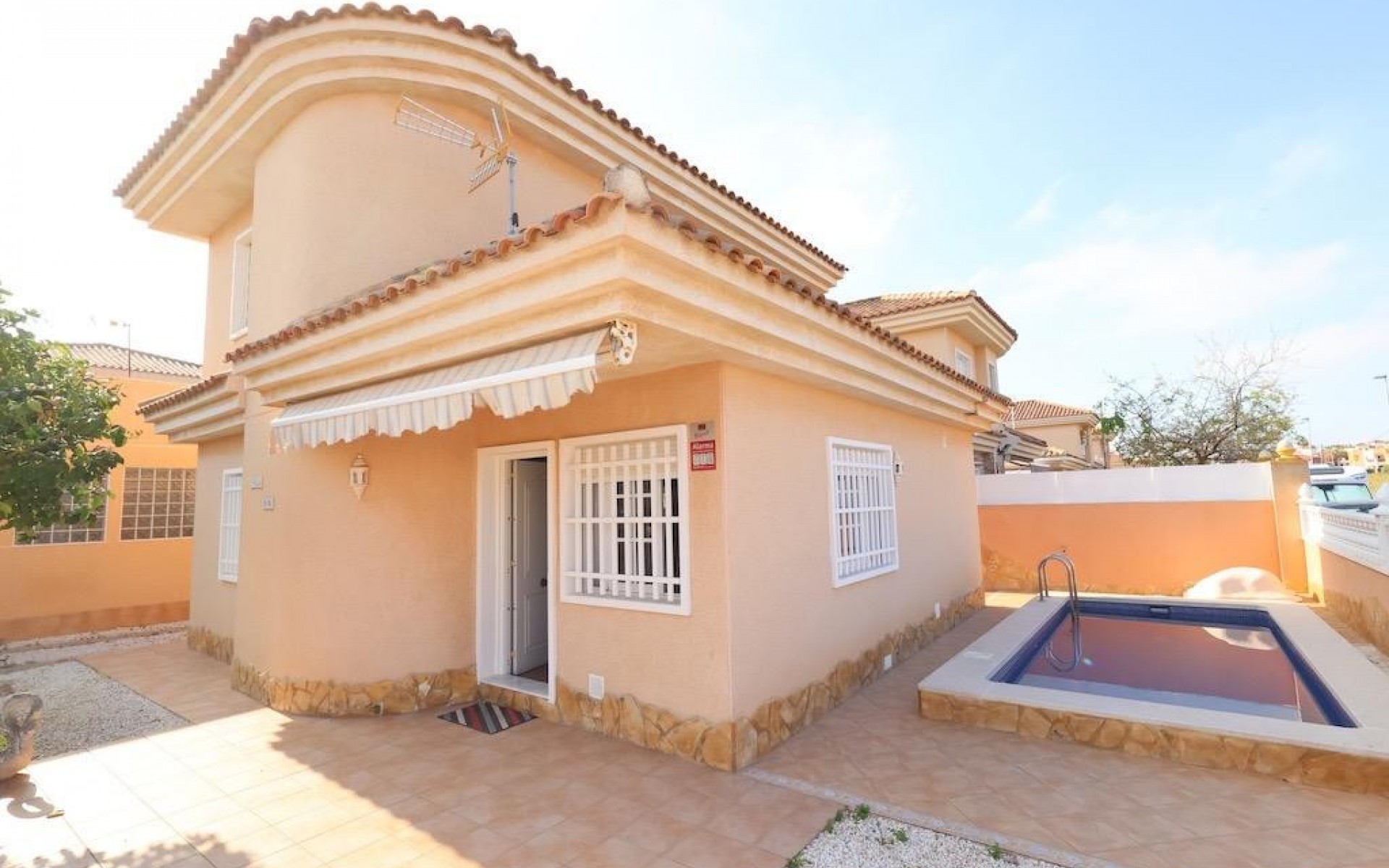 Resale - Villa - Torrevieja - Torrevieja Centro
