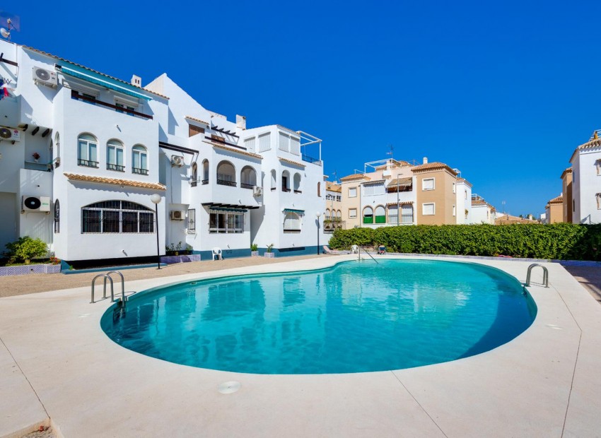 Resale - Villa - Torrevieja - Torrevieja Centro