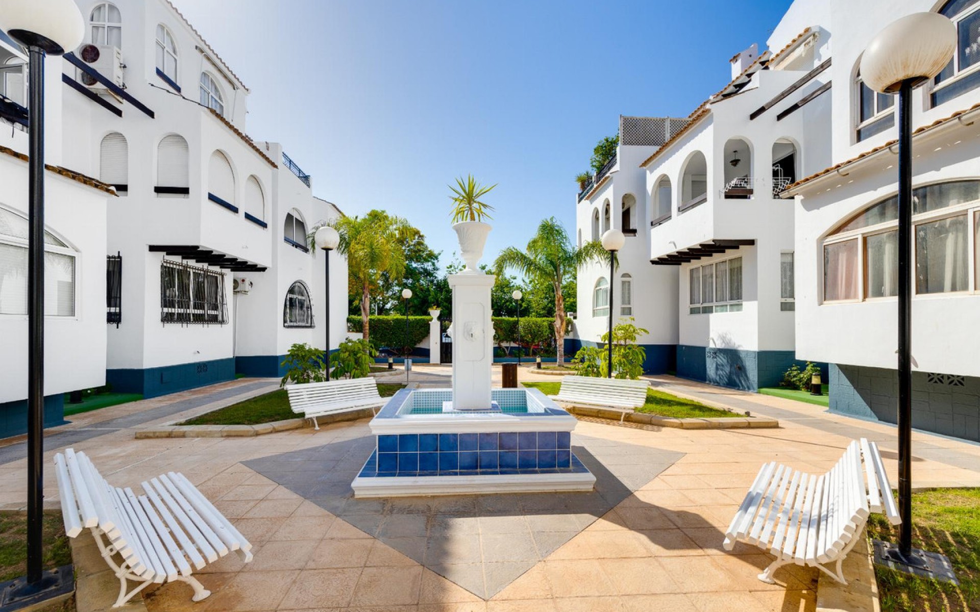 Resale - Villa - Torrevieja - Torrevieja Centro