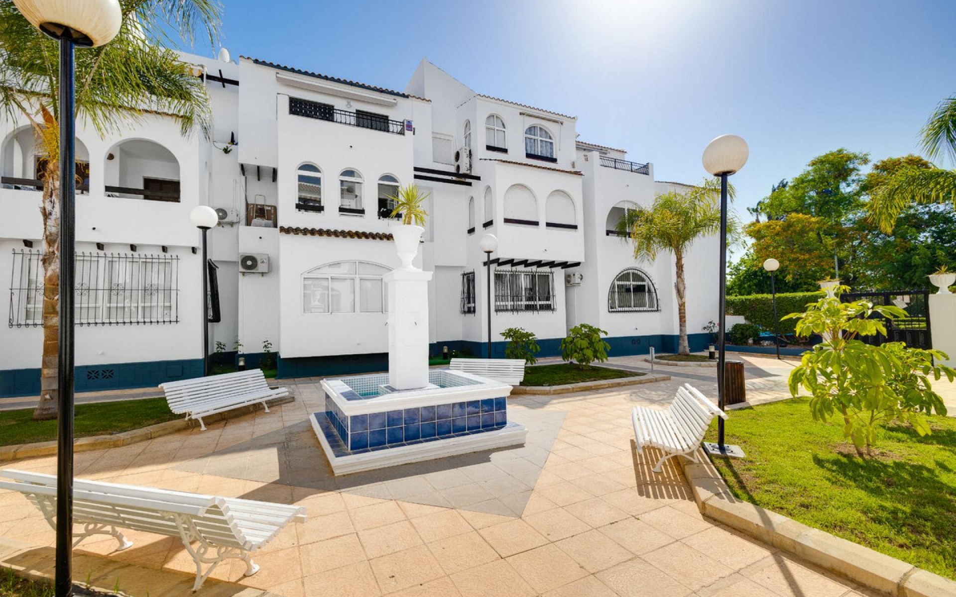 Resale - Villa - Torrevieja - Torrevieja Centro