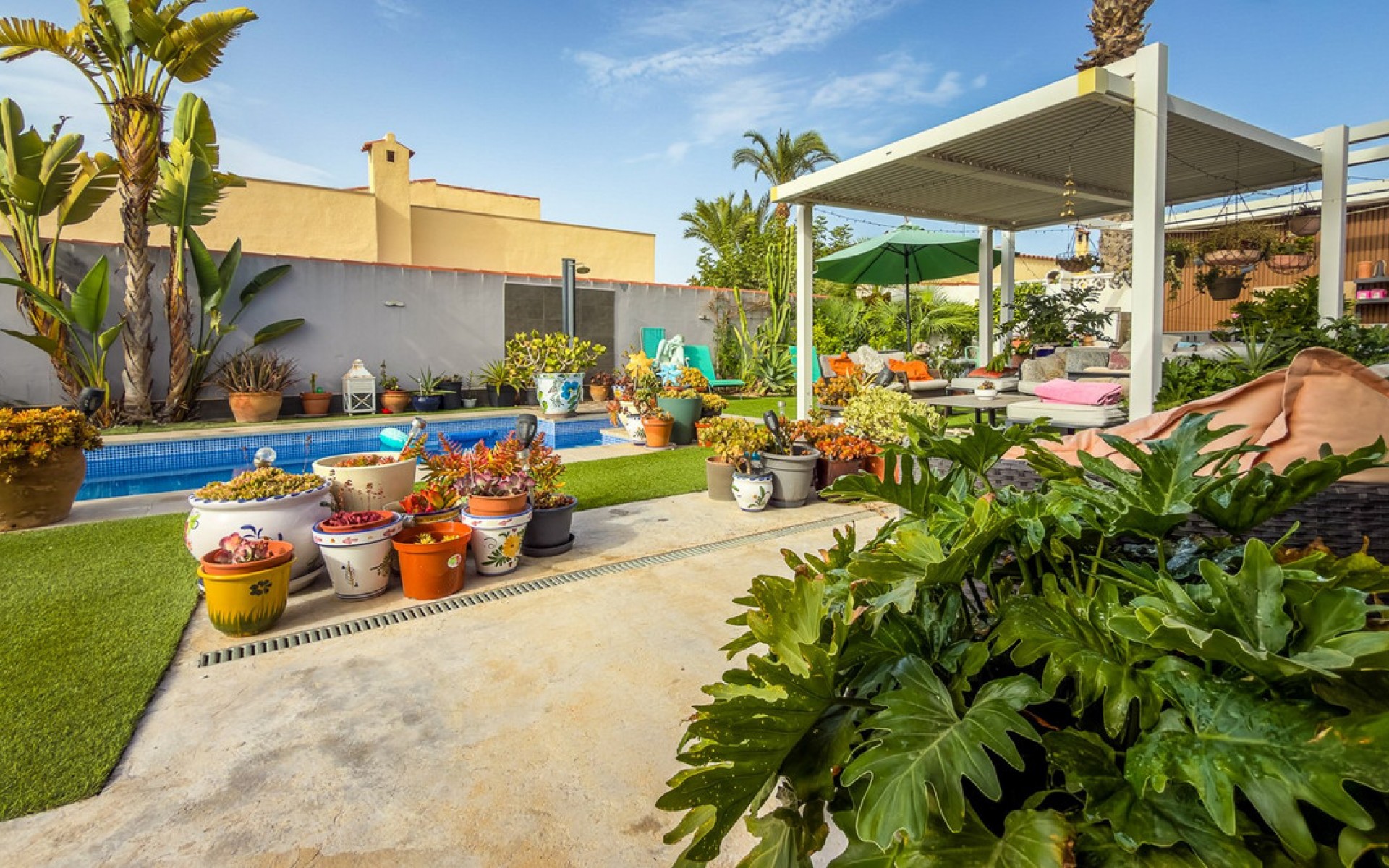 Resale - Villa - Torrevieja - Torrevieja Centro
