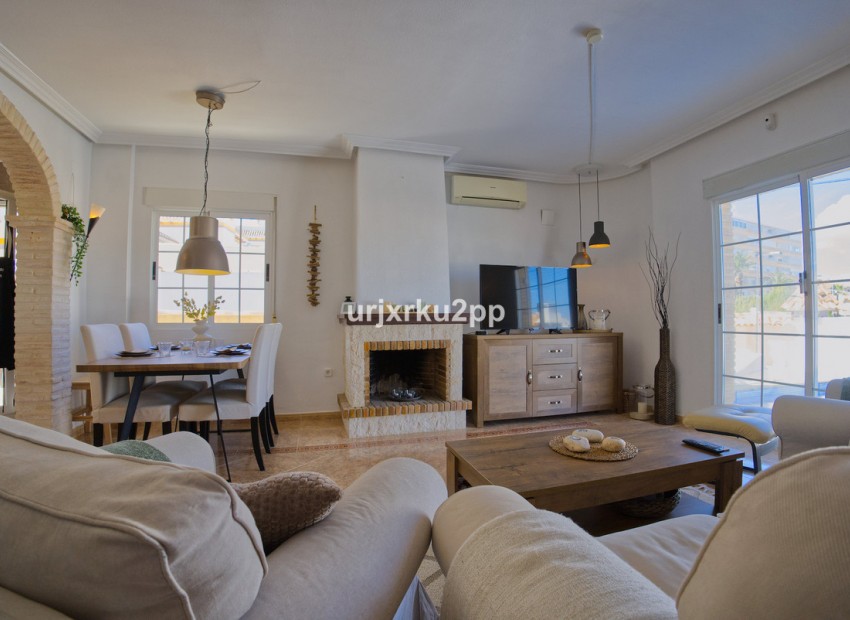 Resale - Villa - Torrevieja - Torrevieja Centro