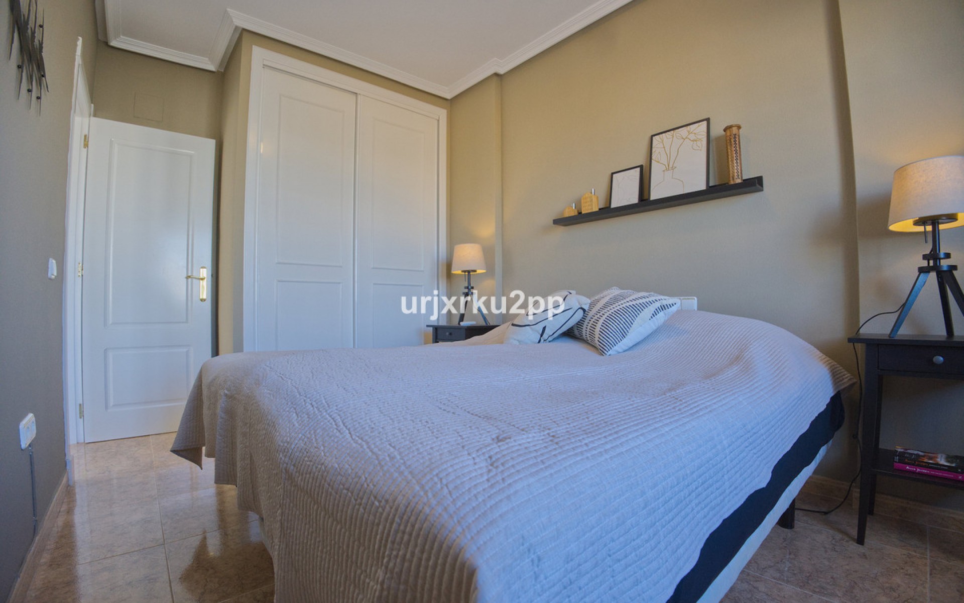 Resale - Villa - Torrevieja - Torrevieja Centro