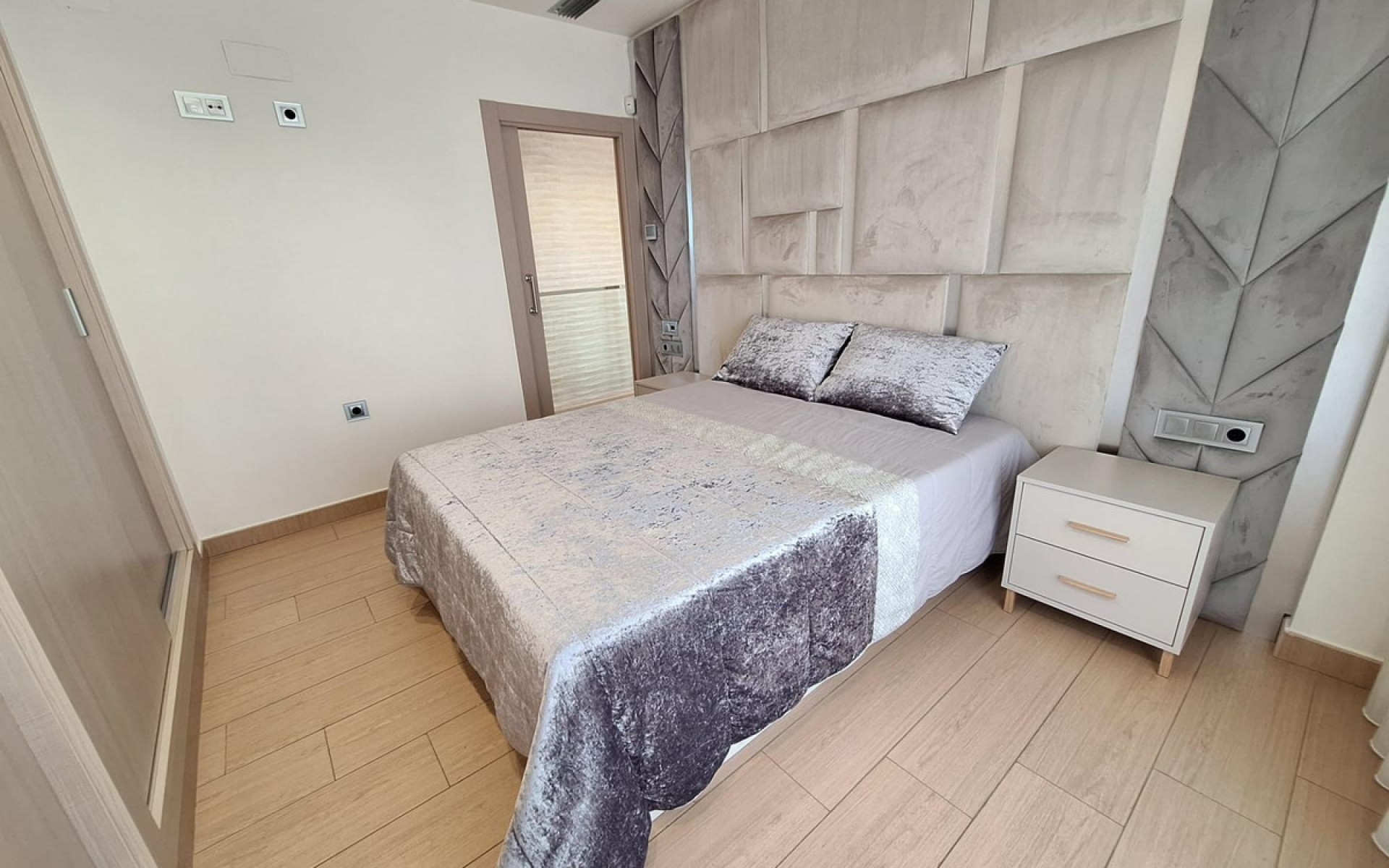 Resale - Villa - Torrevieja - Torrevieja Centro