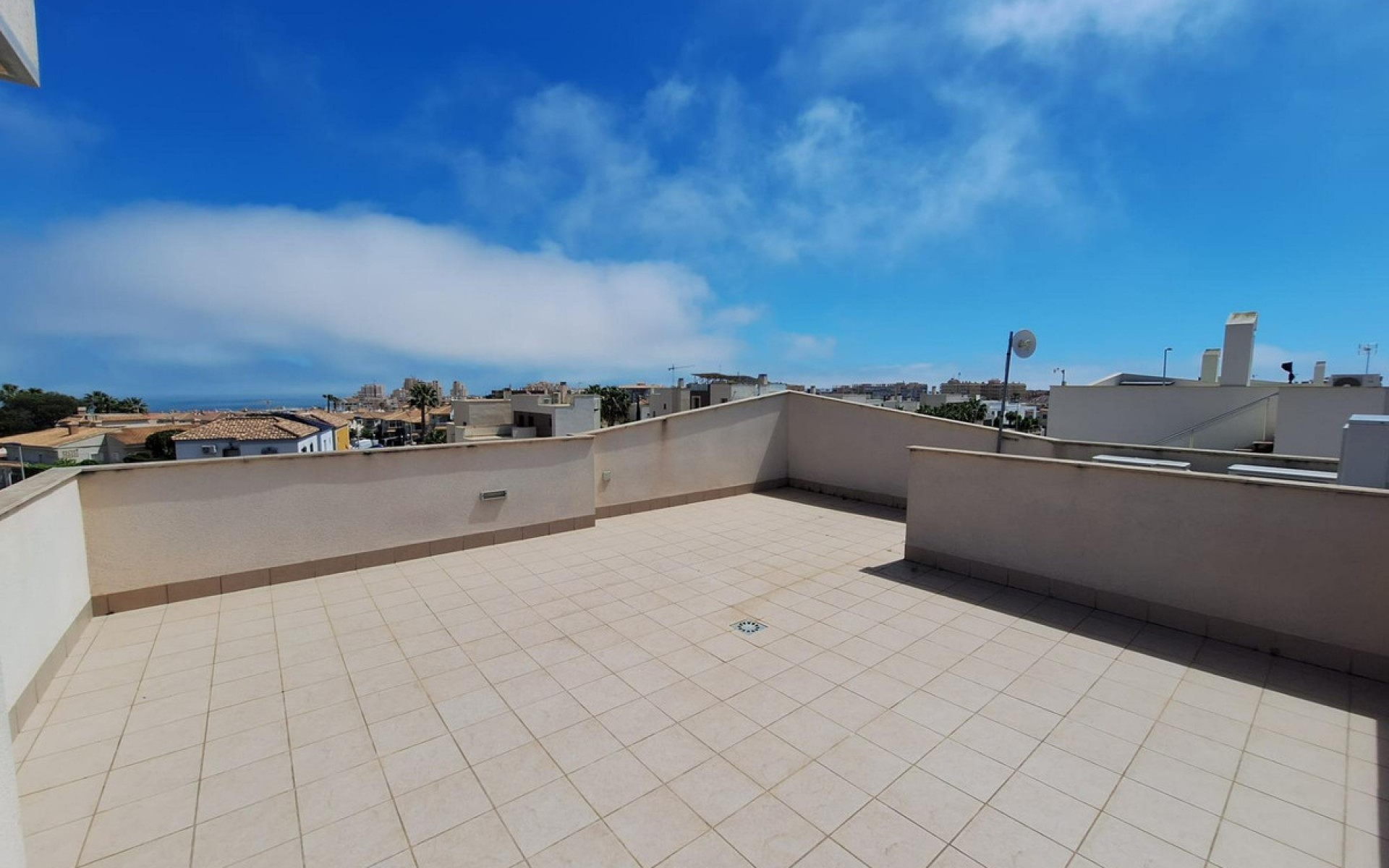 Resale - Villa - Torrevieja - Torrevieja Centro