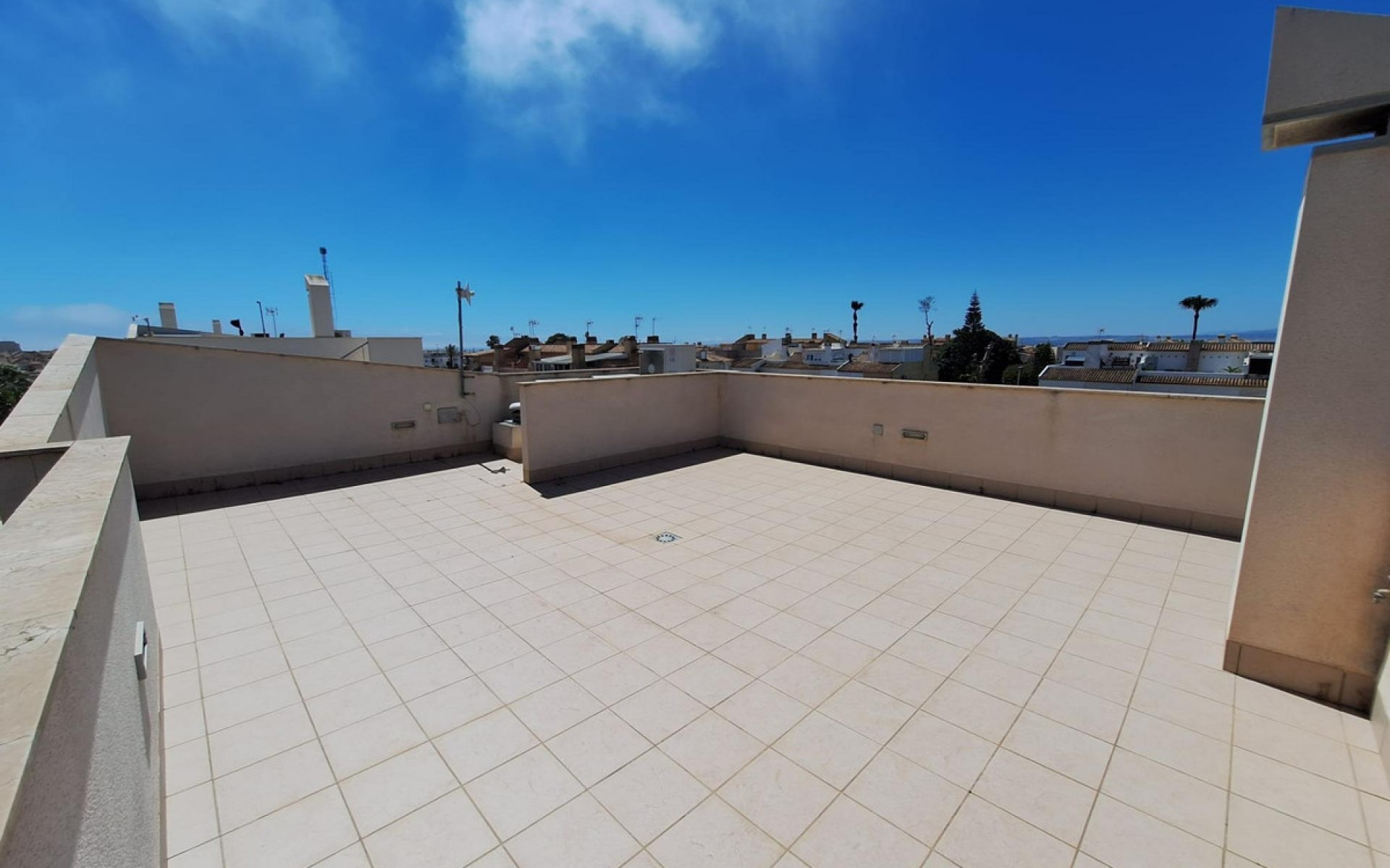 Resale - Villa - Torrevieja - Torrevieja Centro