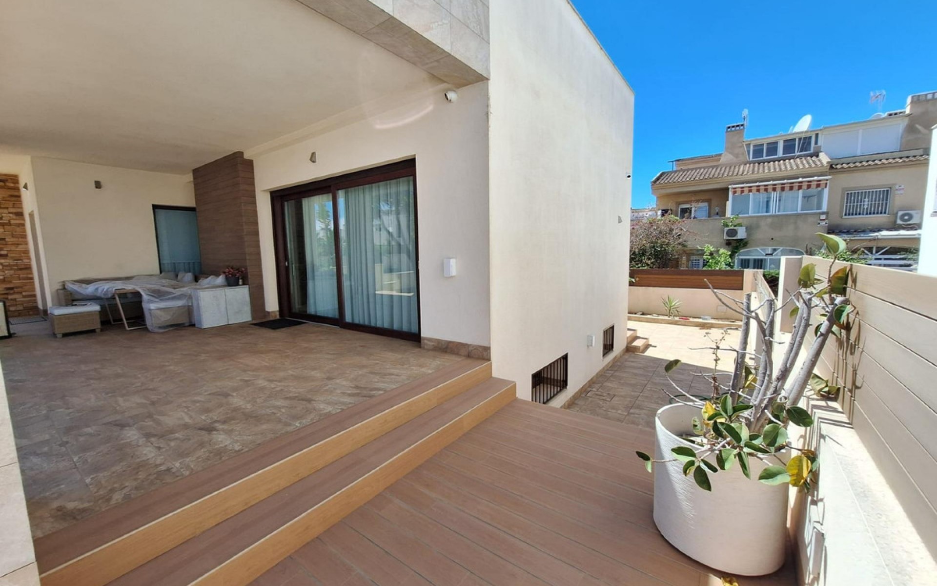 Resale - Villa - Torrevieja - Torrevieja Centro