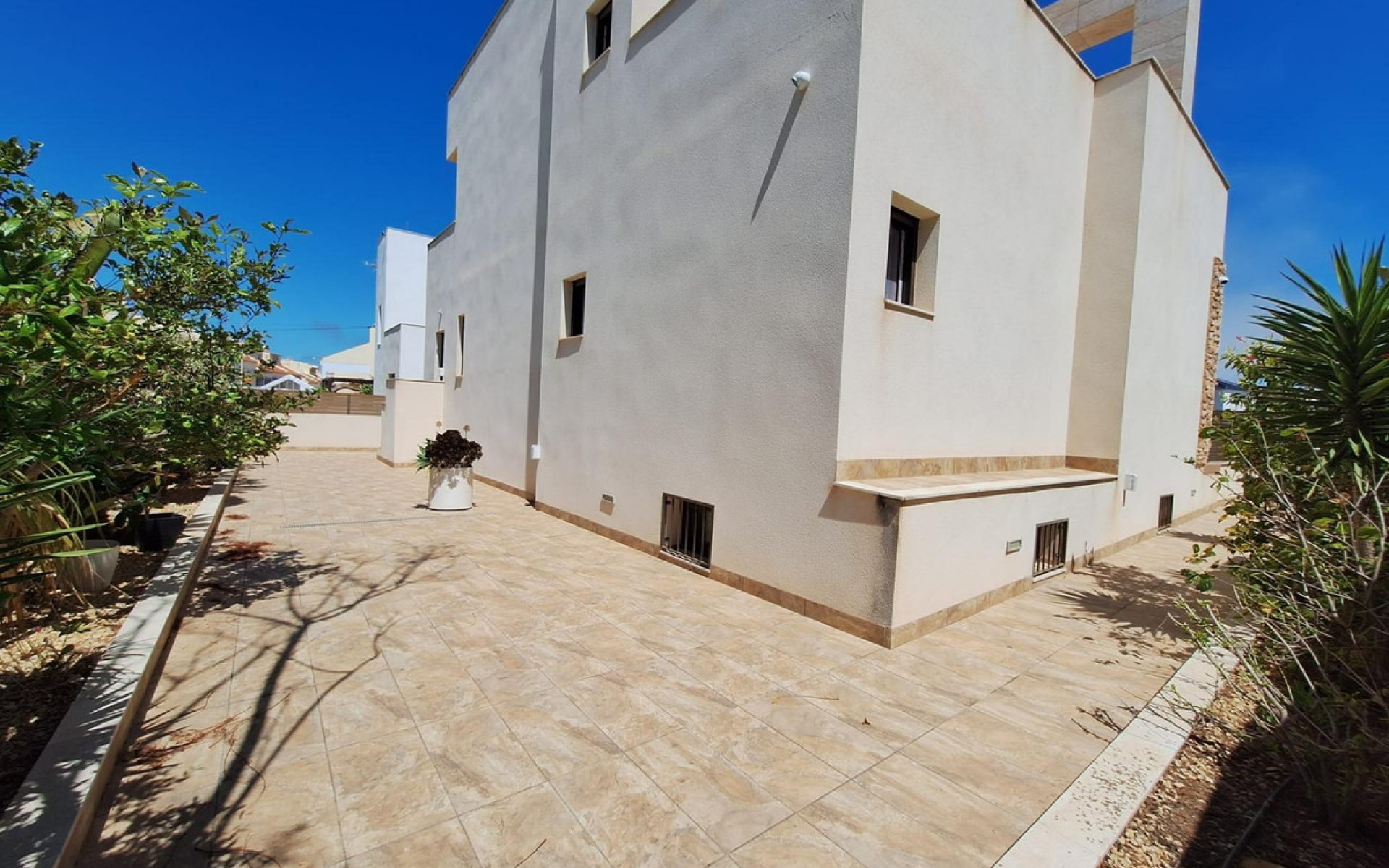 Resale - Villa - Torrevieja - Torrevieja Centro