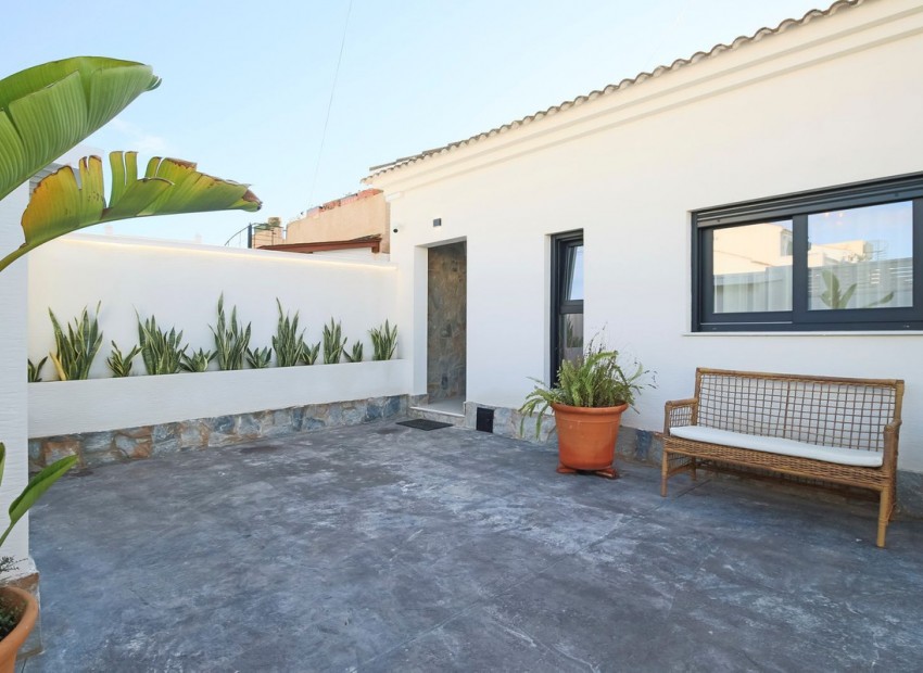 Resale - Villa - Torrevieja - Torrevieja Centro