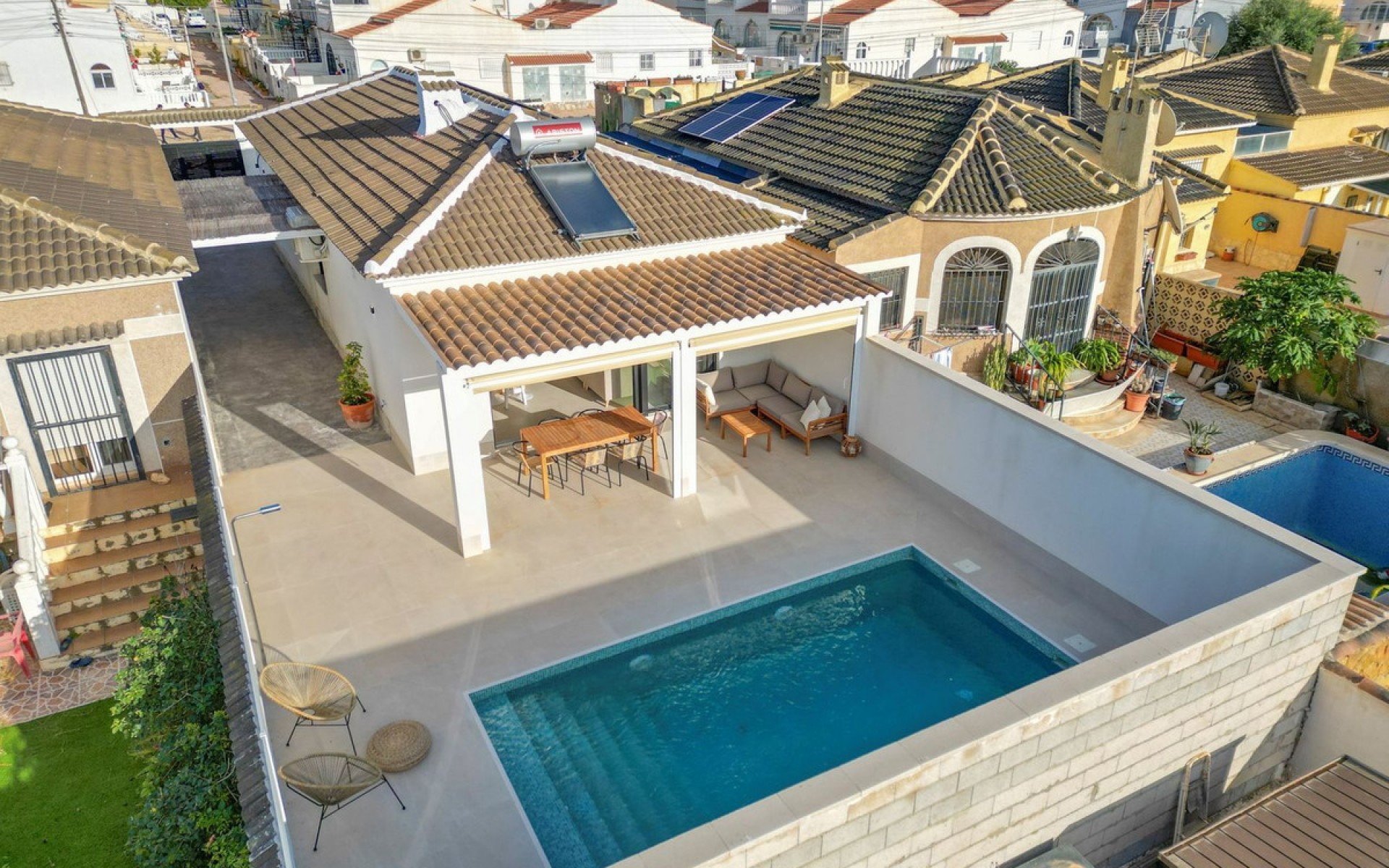 Resale - Villa - Torrevieja - Torrevieja Centro