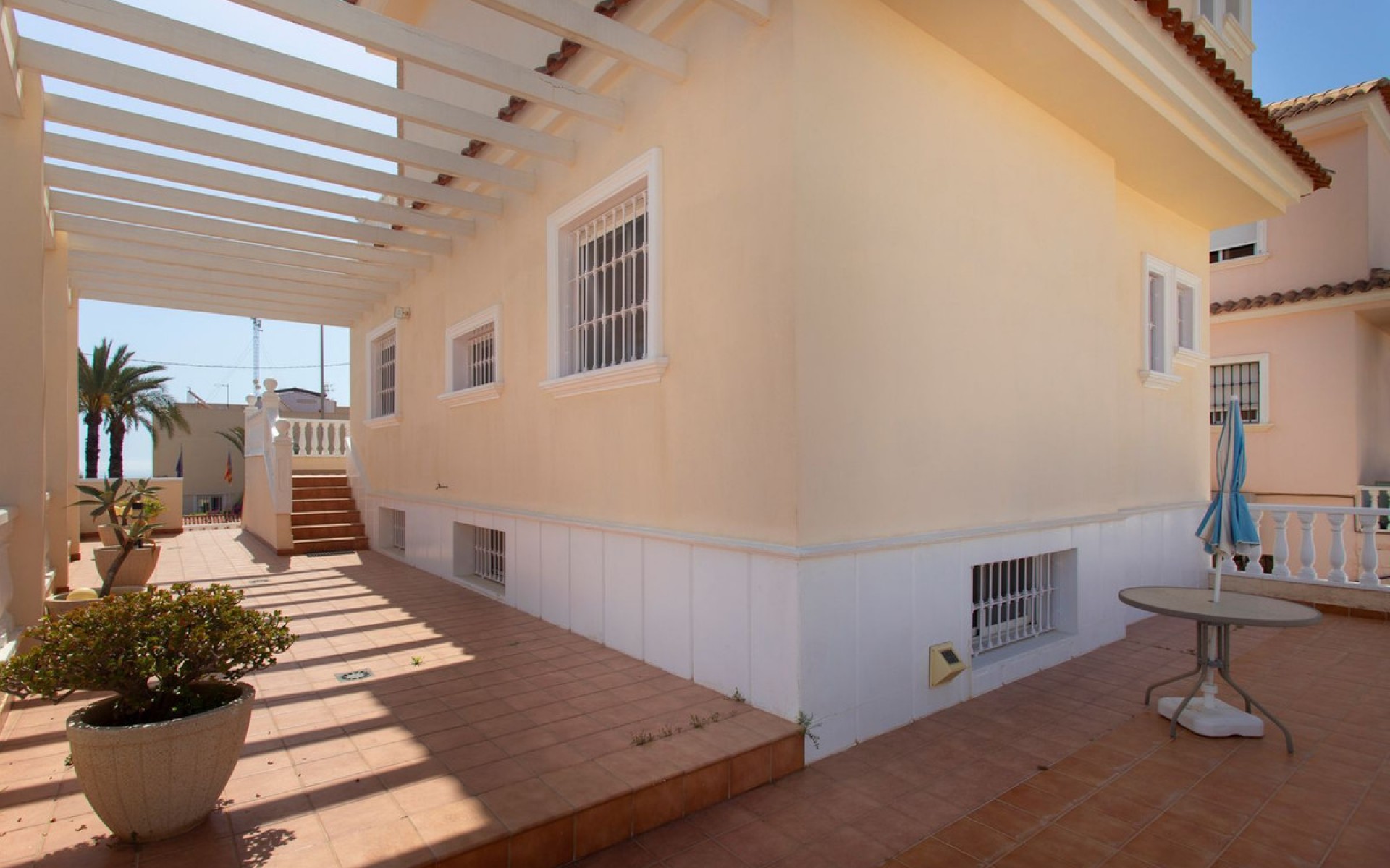 Resale - Villa - Torrevieja - Torrevieja Centro