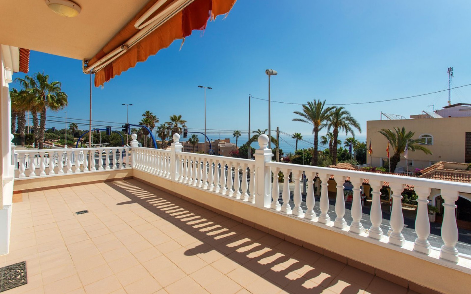 Resale - Villa - Torrevieja - Torrevieja Centro