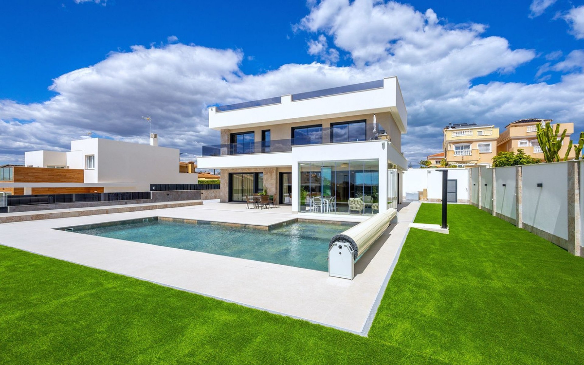 Resale - Villa - Torrevieja - Torrevieja Centro