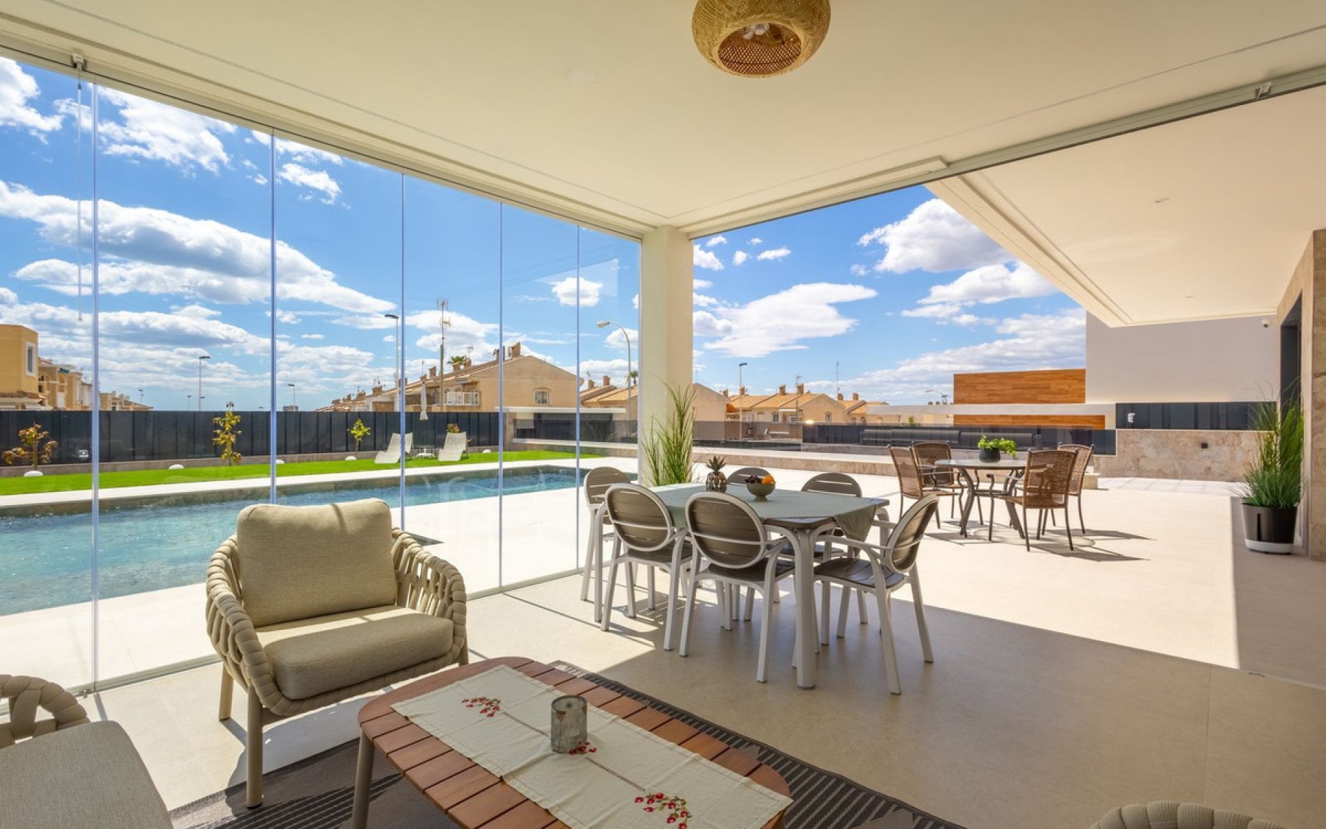 Resale - Villa - Torrevieja - Torrevieja Centro