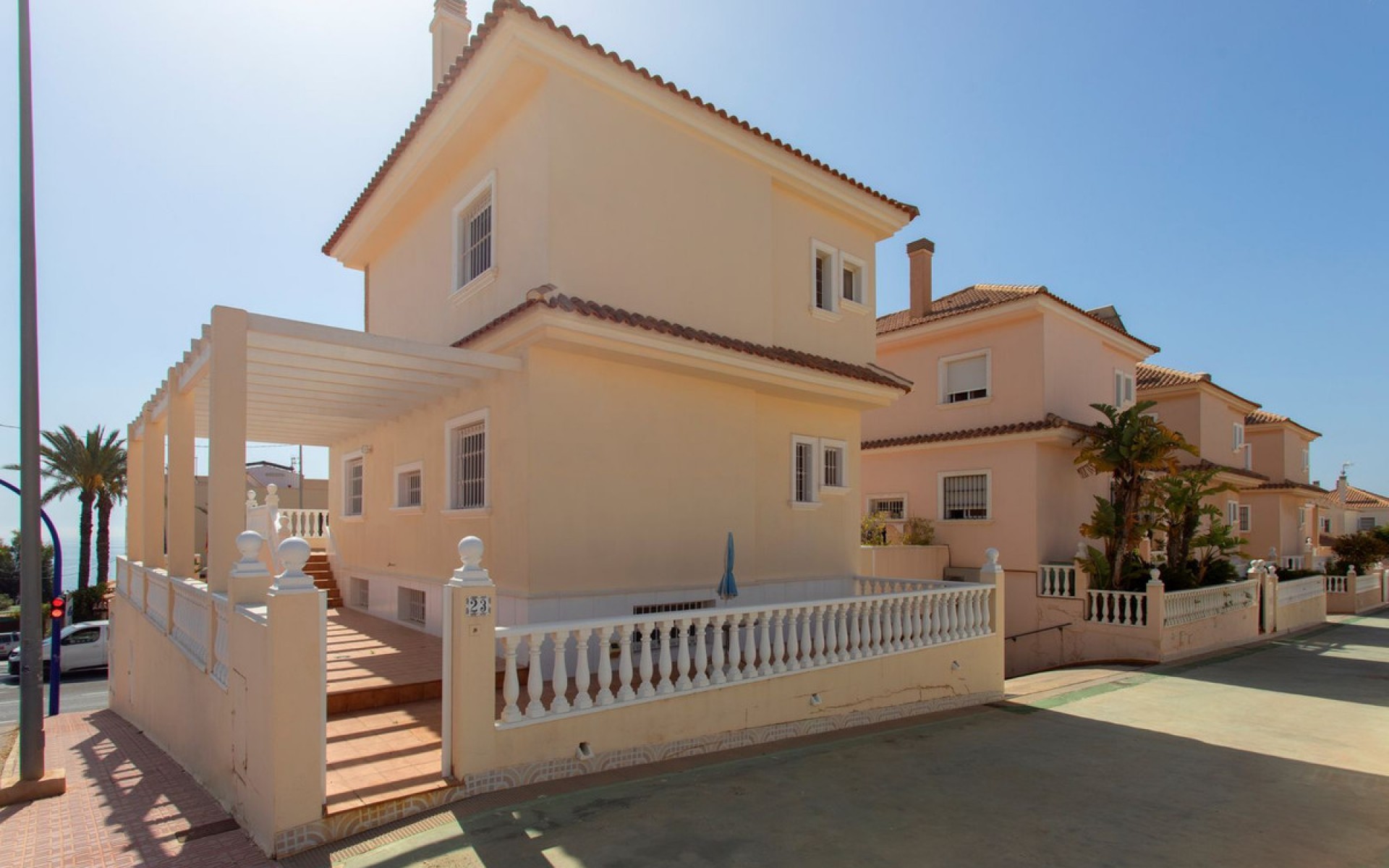 Resale - Villa - Torrevieja - Torrevieja Centro