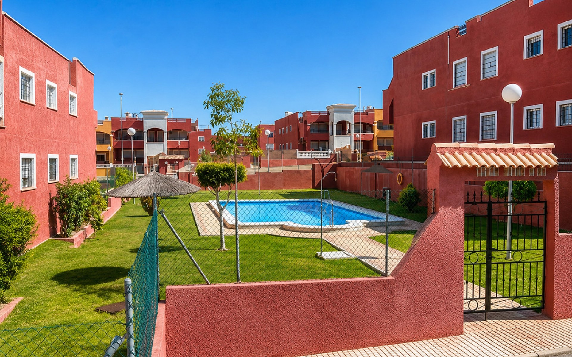 Resale - Villa - Torrevieja - Torrevieja Centro