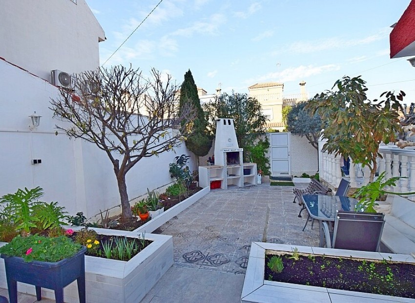 Resale - Villa - Torrevieja - Torrevieja Centro