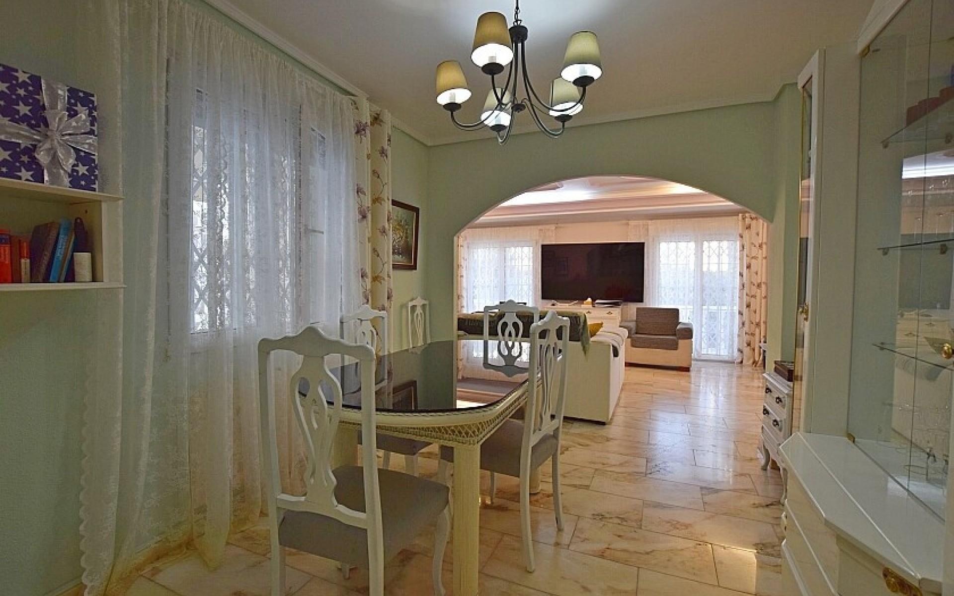 Resale - Villa - Torrevieja - Torrevieja Centro